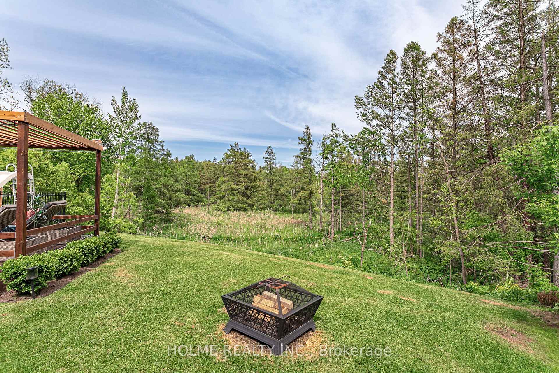 Photo 37 of 245 Riverview Drive, Strathroy-Caradoc, NE — HOMEH