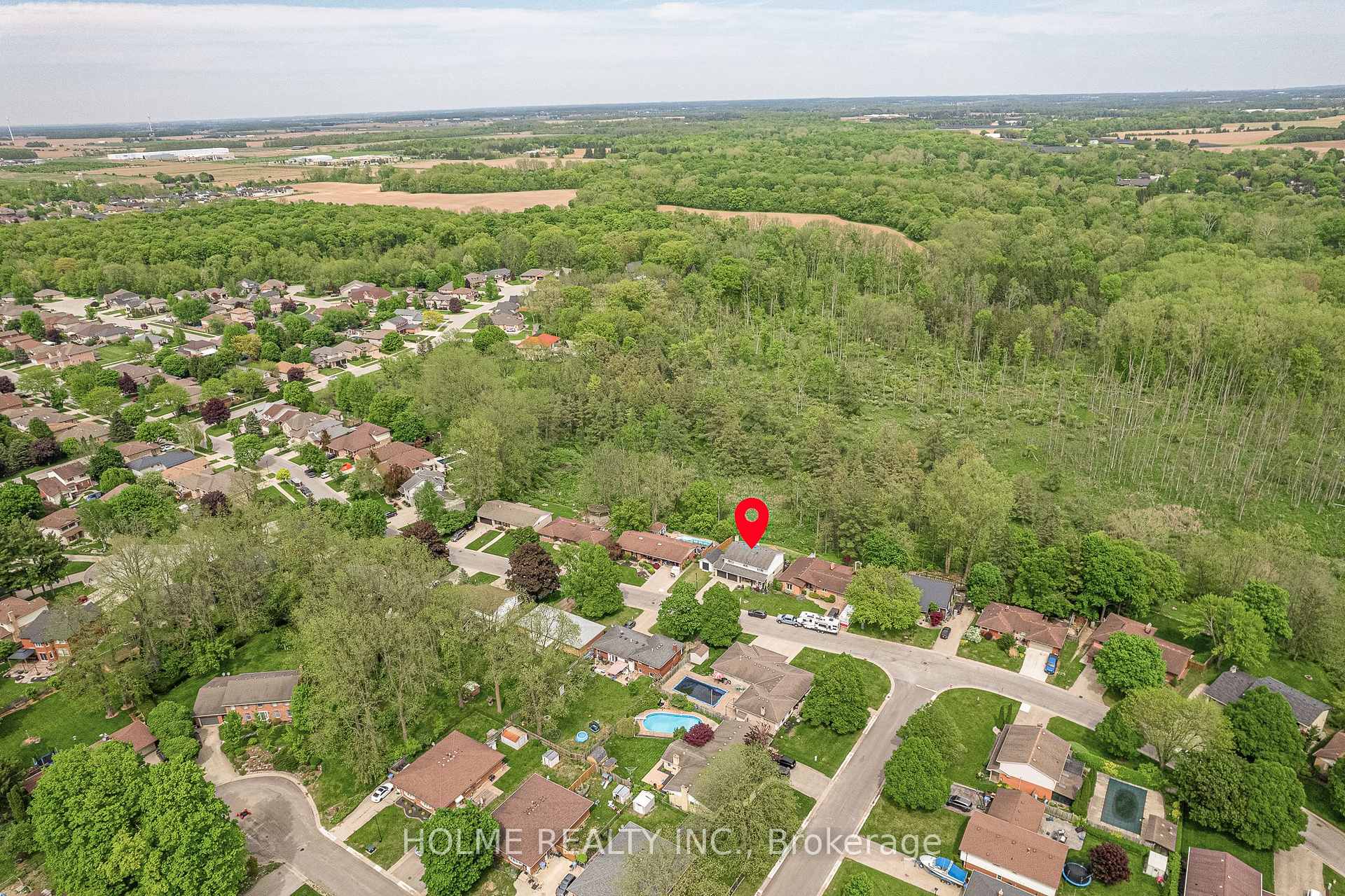 Photo 42 of 245 Riverview Drive, Strathroy-Caradoc, NE — HOMEH