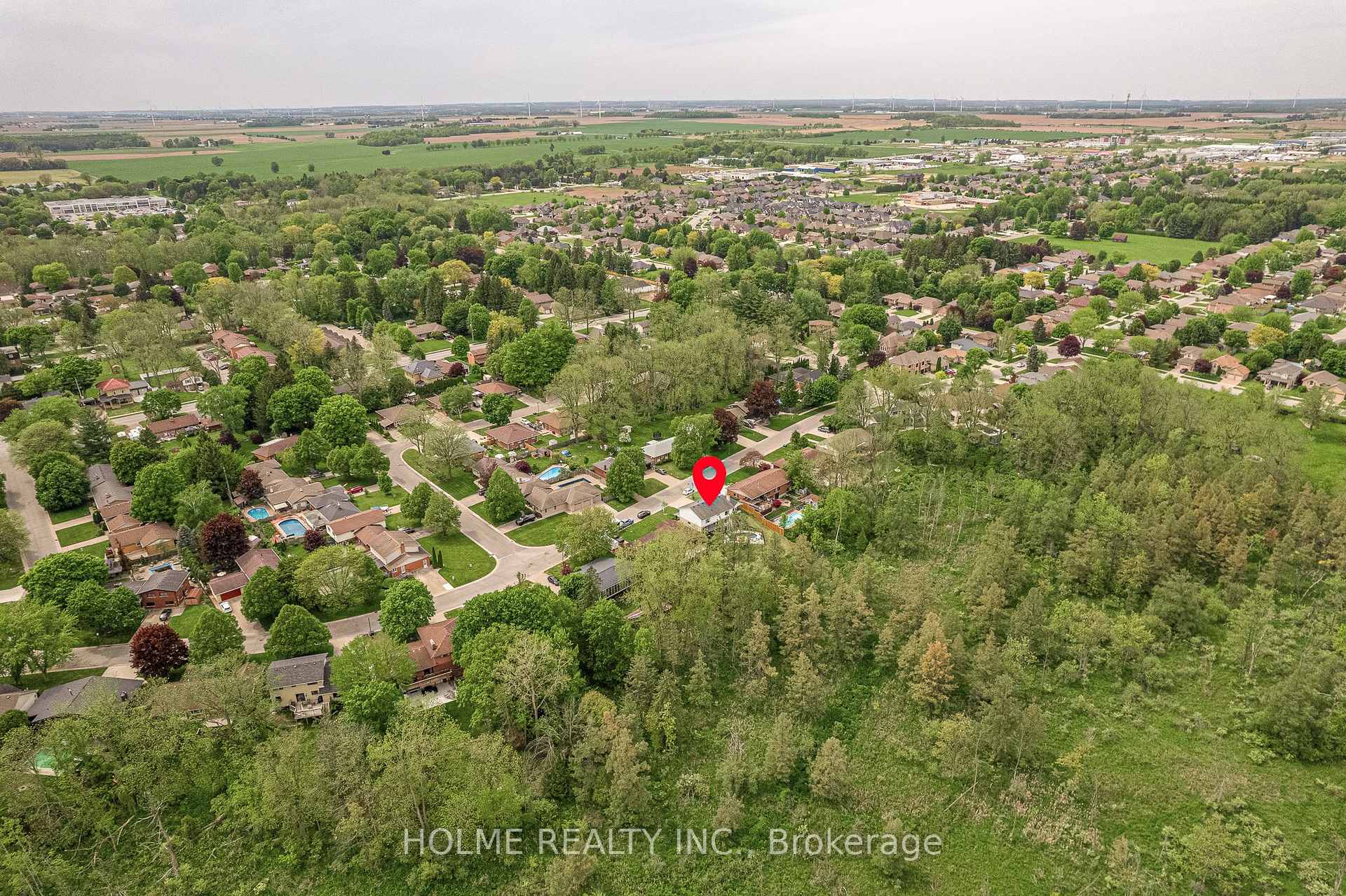 Photo 43 of 245 Riverview Drive, Strathroy-Caradoc, NE — HOMEH