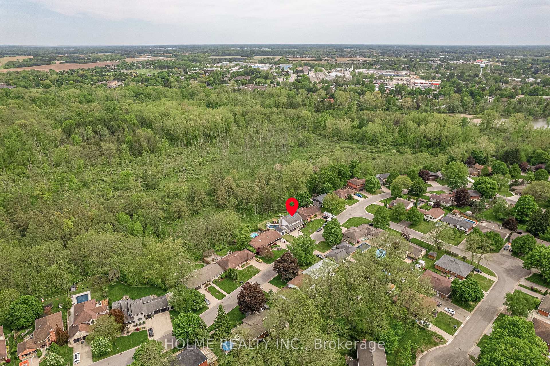 Photo 45 of 245 Riverview Drive, Strathroy-Caradoc, NE — HOMEH