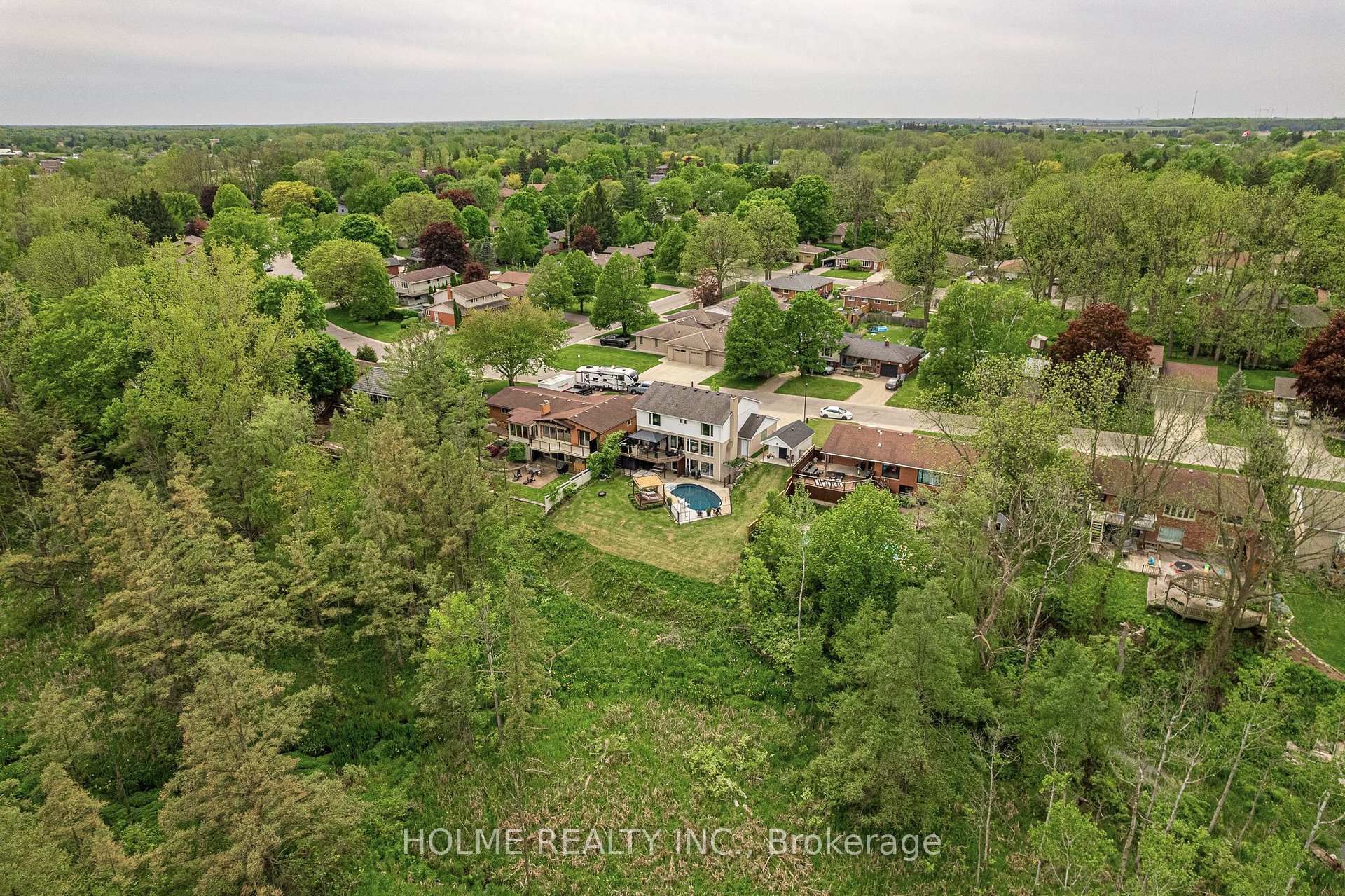 Photo 46 of 245 Riverview Drive, Strathroy-Caradoc, NE — HOMEH
