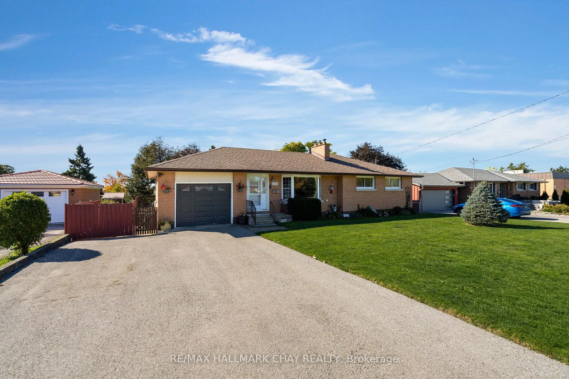 Photo 3 of 221 Warnica Road, Barrie, Painswick North — HOMEH