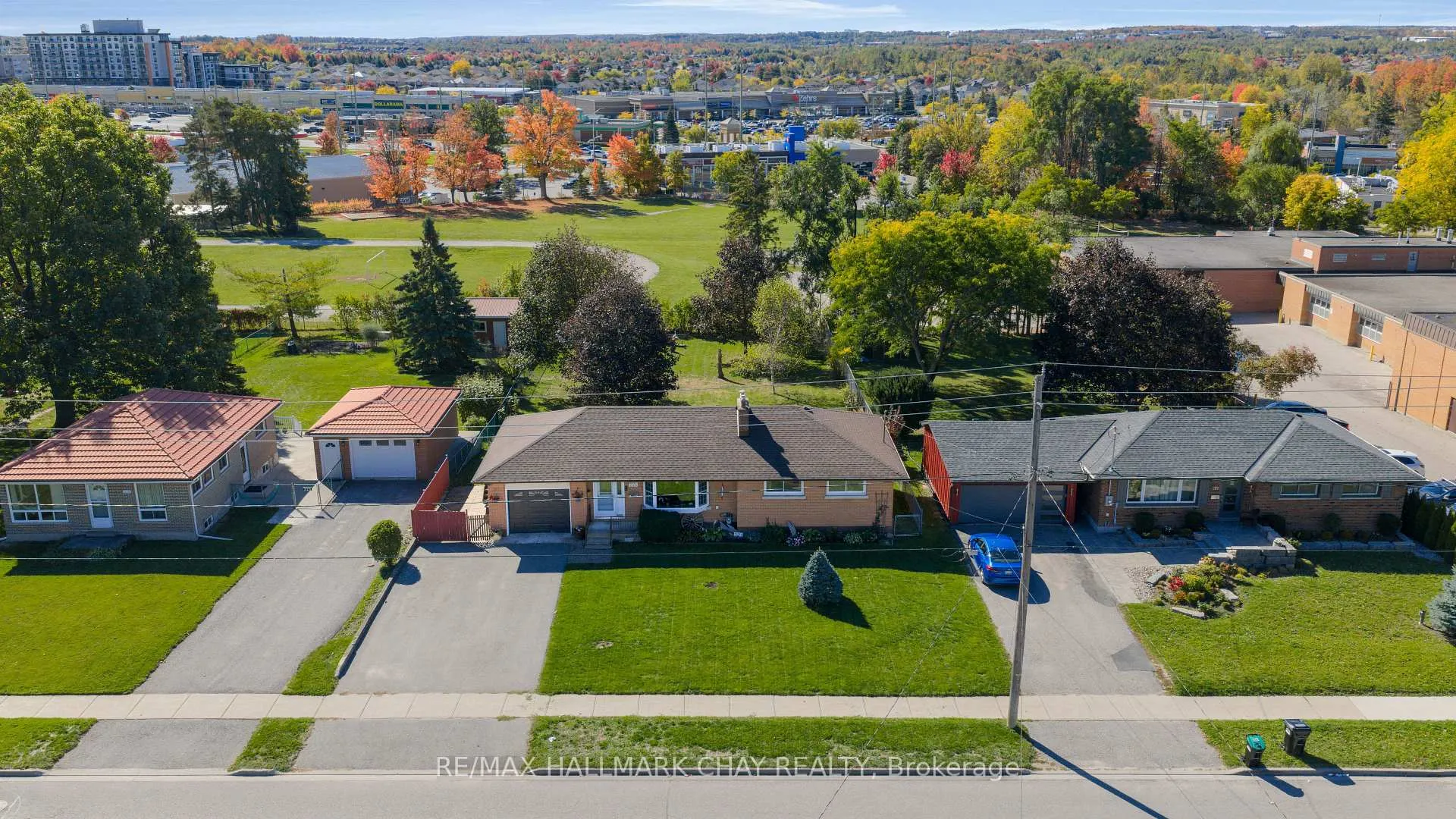 Photo 5 of 221 Warnica Road, Barrie, Painswick North — HOMEH