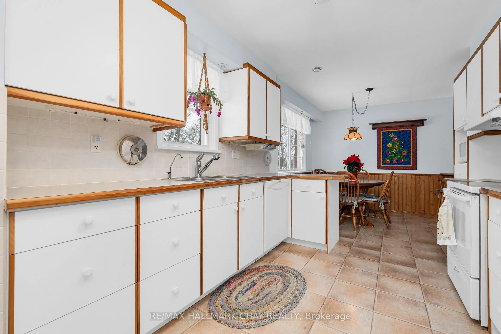 Photo 12 of 221 Warnica Road, Barrie, Painswick North — HOMEH