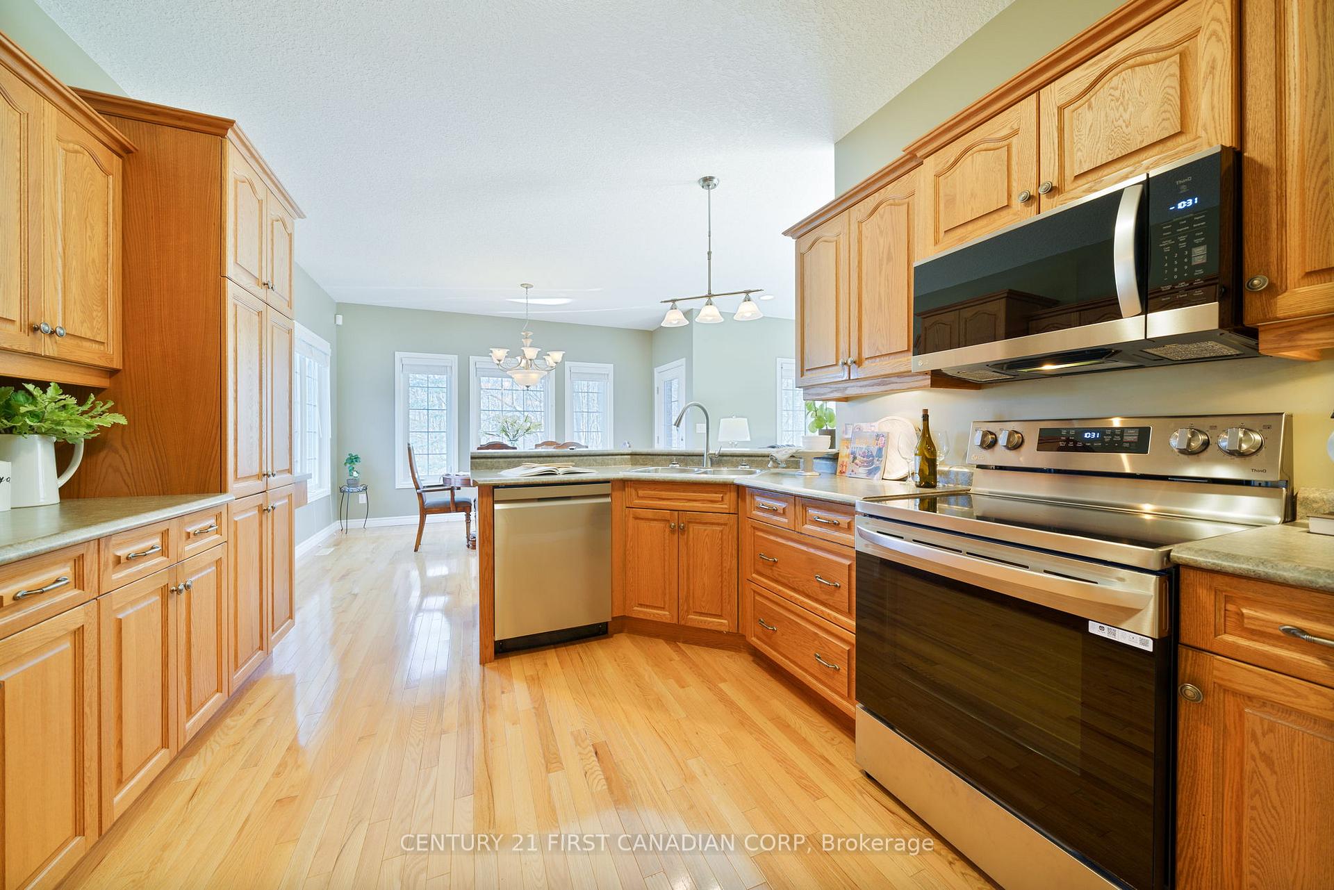 Photo 8 of 487 Petersen Avenue, Strathroy-Caradoc, NE — HOMEH