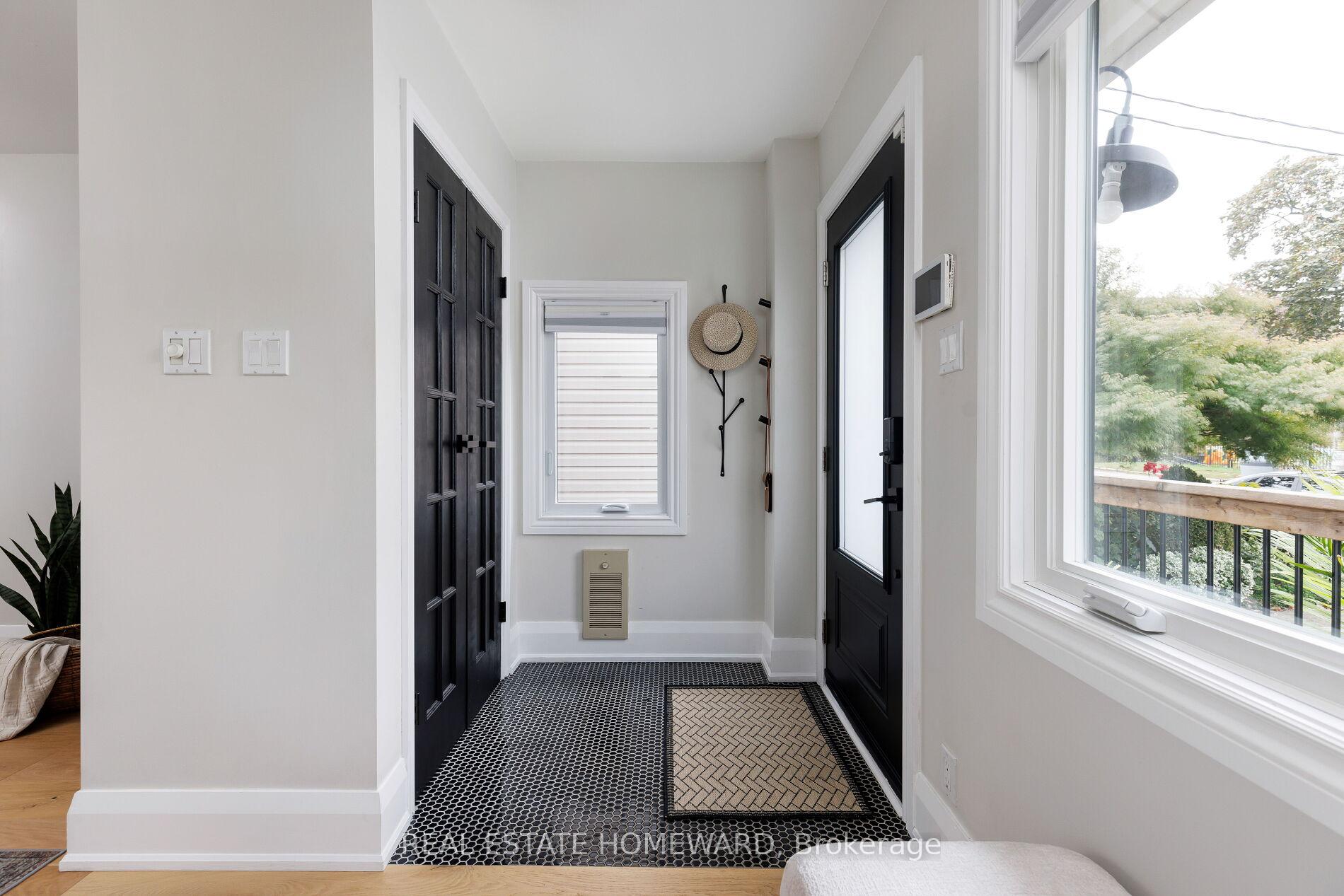 Photo 3 of 403 Scarborough Road, Toronto, East End-Danforth — HOMEH