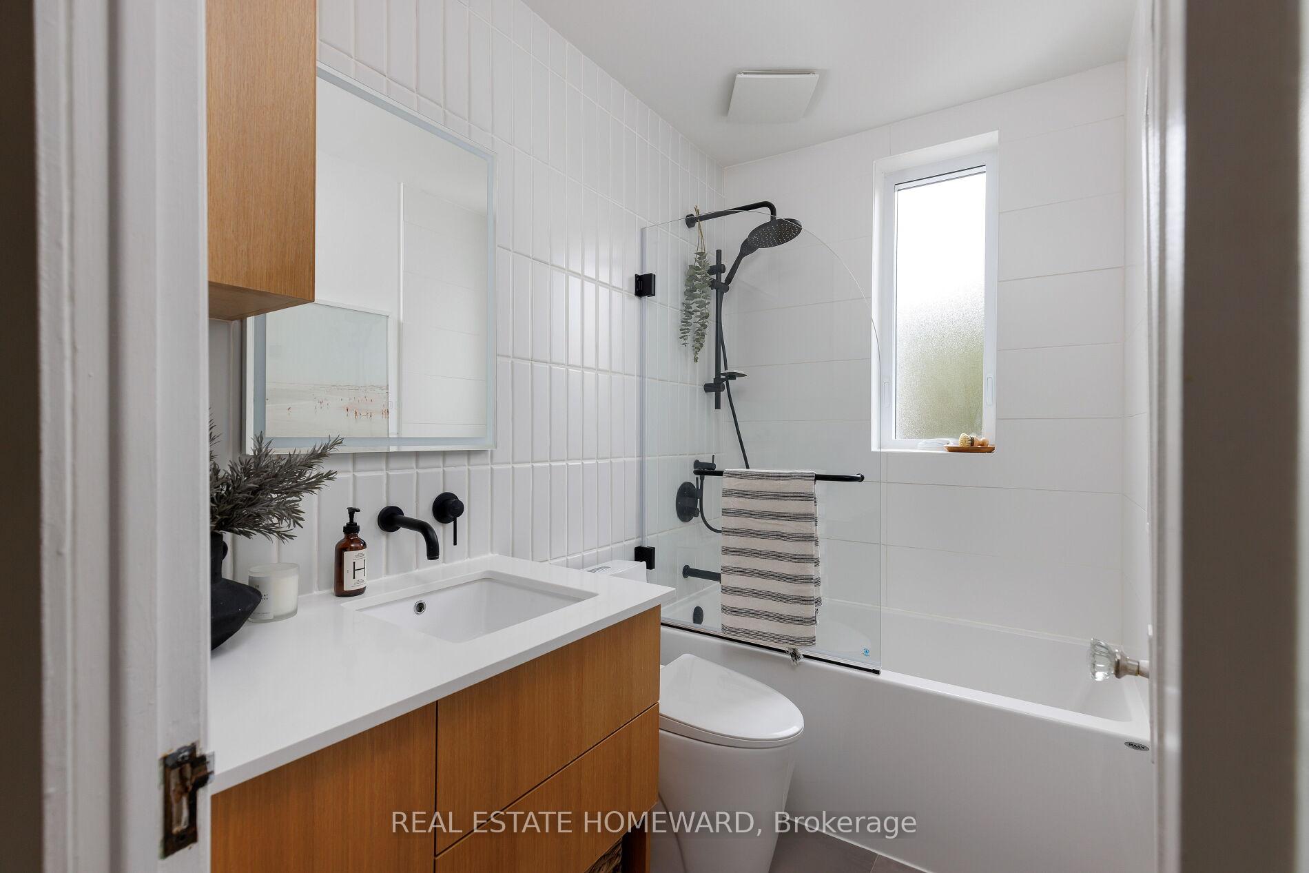 Photo 30 of 403 Scarborough Road, Toronto, East End-Danforth — HOMEH