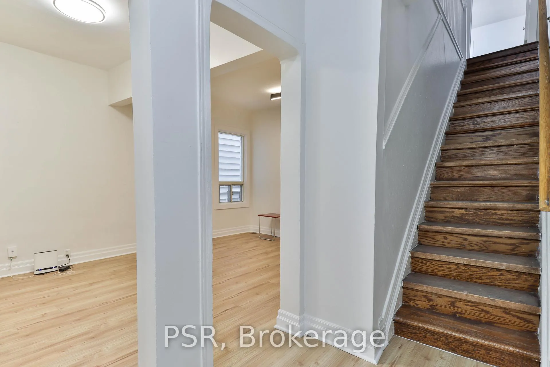 Photo 3 of 212 Coxwell Avenue, Toronto, Greenwood-Coxwell — HOMEH