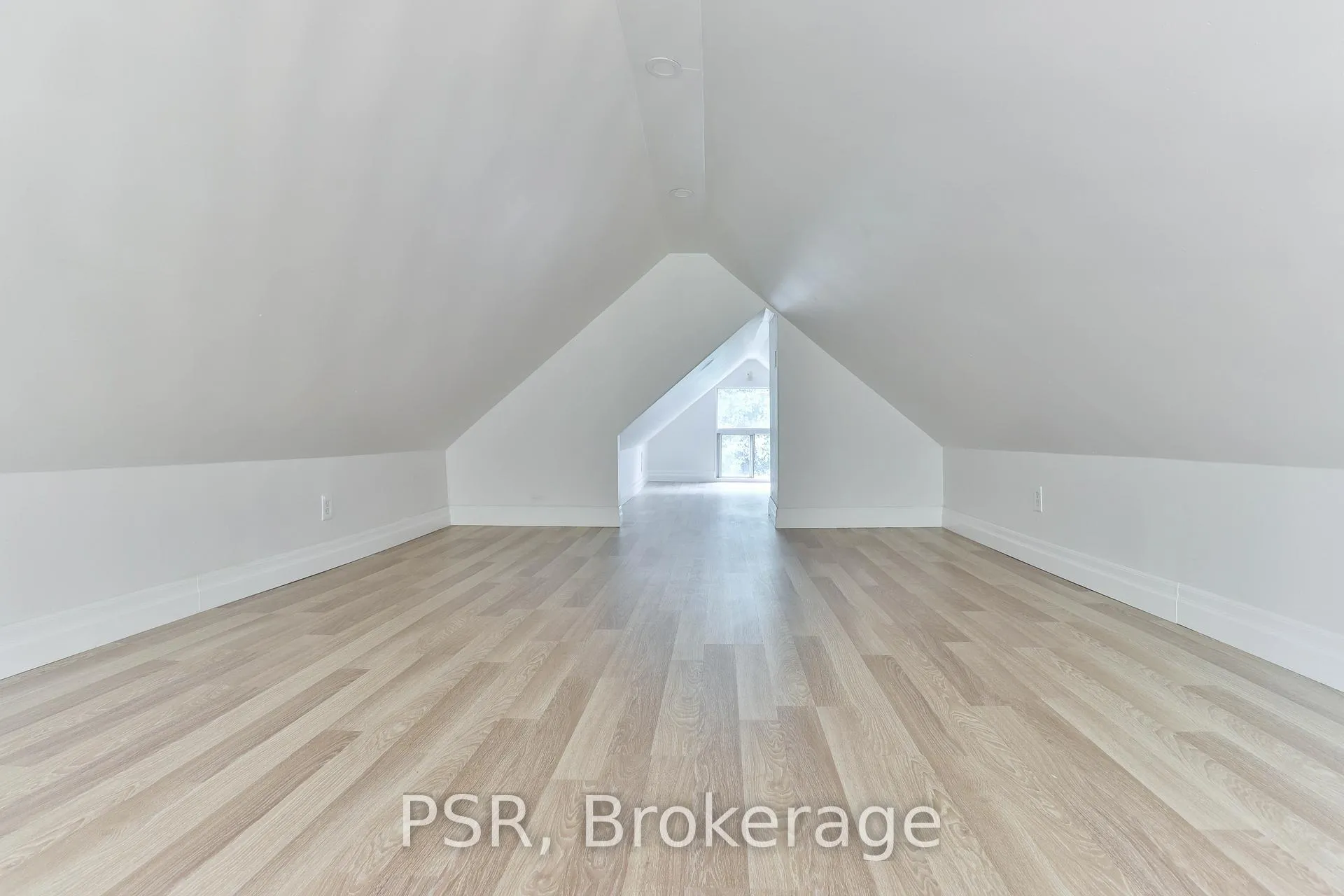 Photo 18 of 212 Coxwell Avenue, Toronto, Greenwood-Coxwell — HOMEH