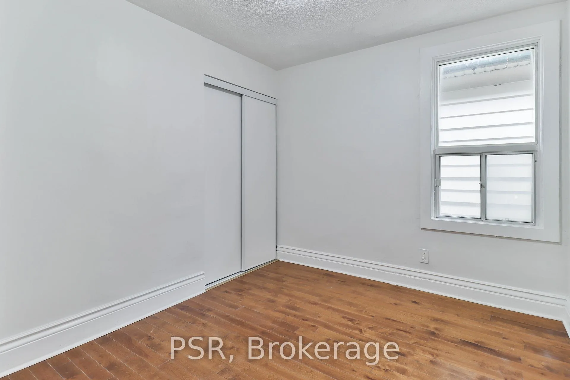 Photo 21 of 212 Coxwell Avenue, Toronto, Greenwood-Coxwell — HOMEH