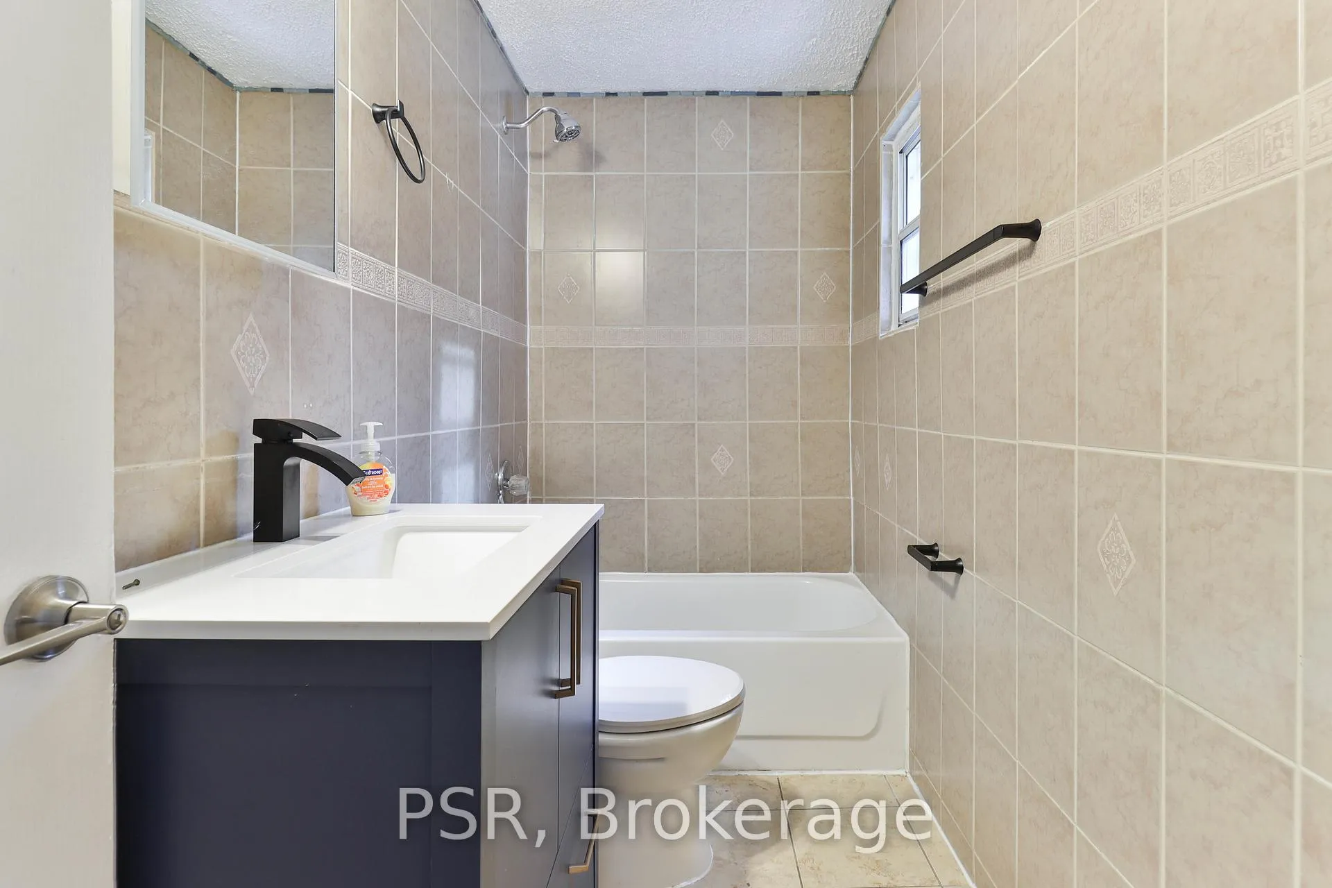 Photo 22 of 212 Coxwell Avenue, Toronto, Greenwood-Coxwell — HOMEH