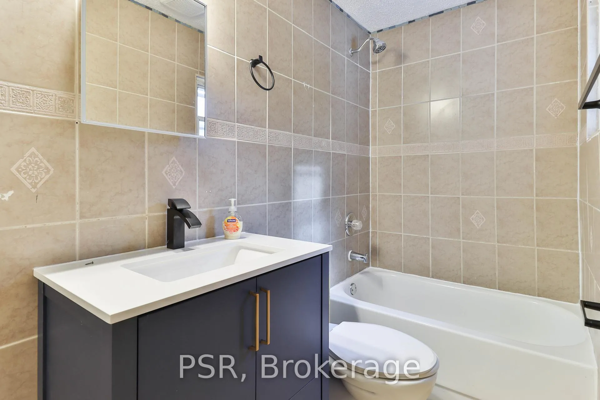 Photo 23 of 212 Coxwell Avenue, Toronto, Greenwood-Coxwell — HOMEH
