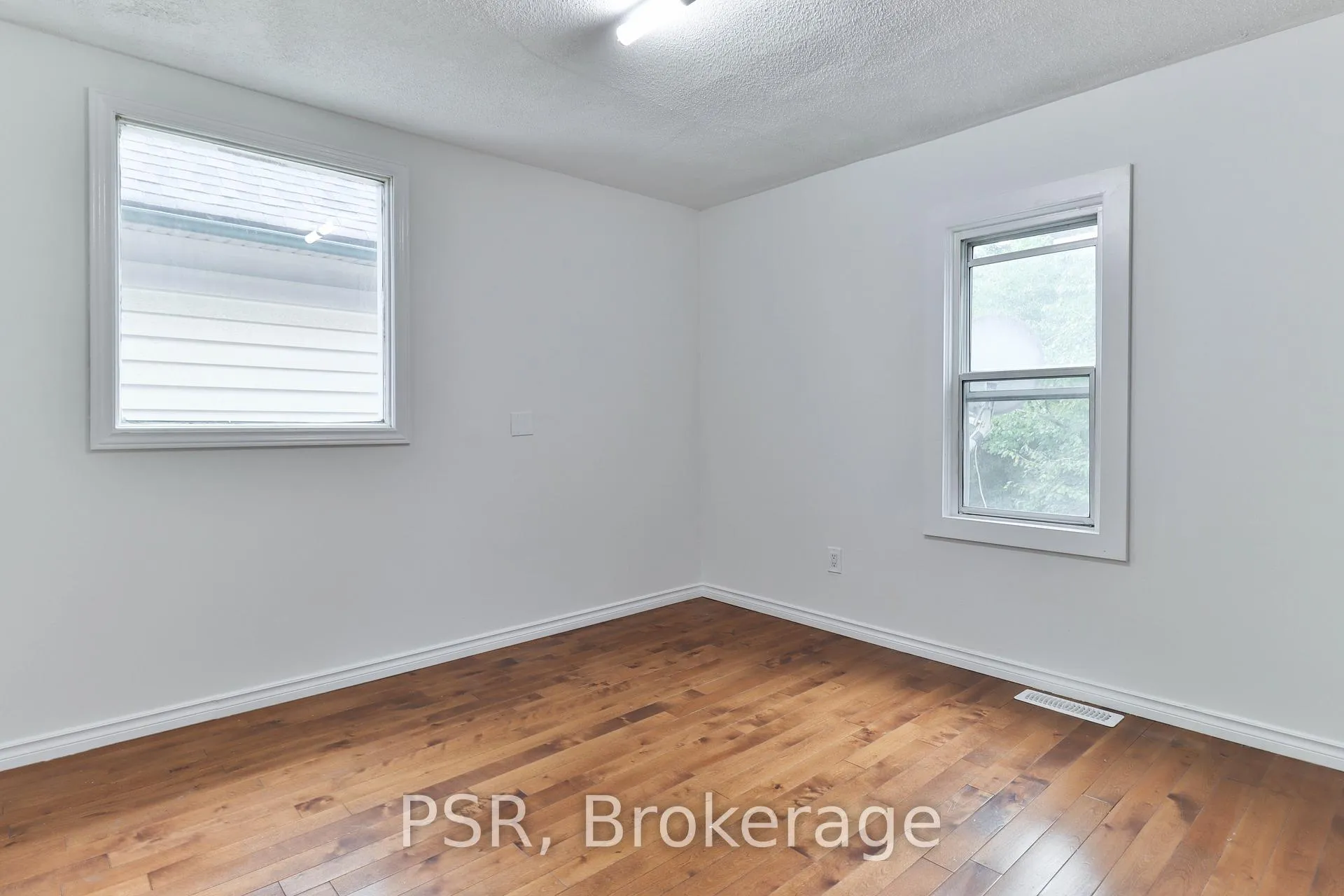 Photo 24 of 212 Coxwell Avenue, Toronto, Greenwood-Coxwell — HOMEH