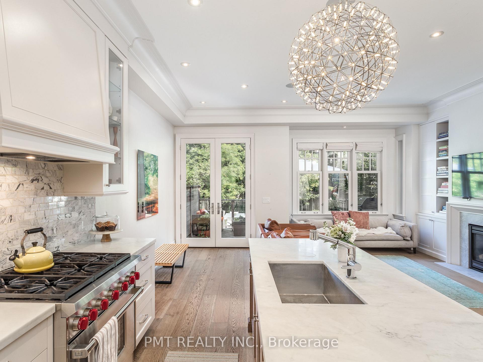 Photo 16 of 164 Sheldrake Boulevard, Toronto, Mount Pleasant East — HOMEH