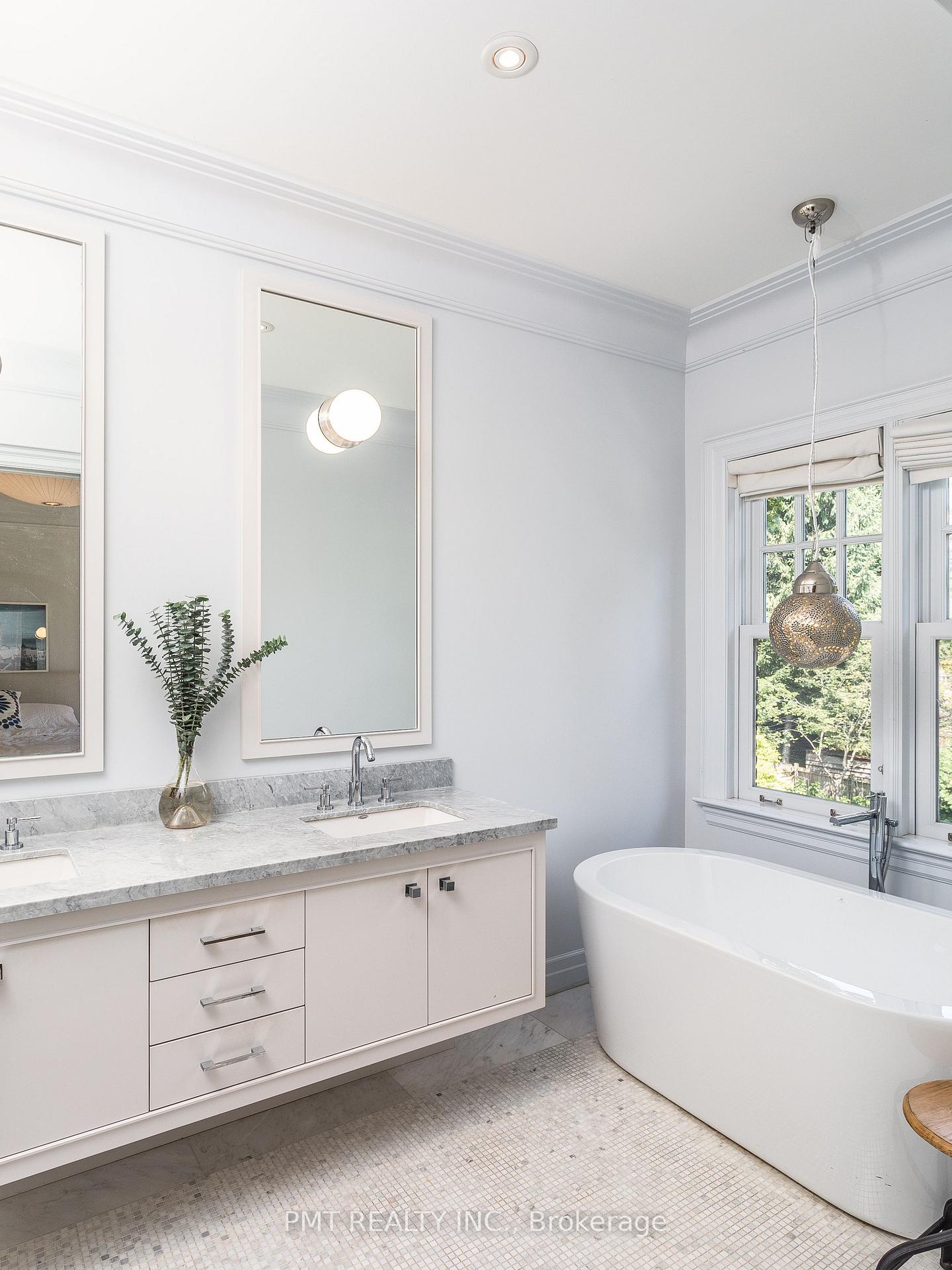Photo 23 of 164 Sheldrake Boulevard, Toronto, Mount Pleasant East — HOMEH