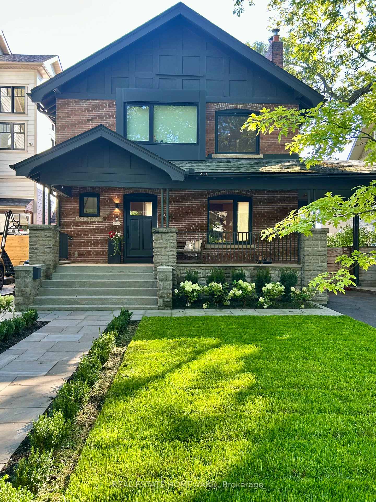 Photo 3 of 35 Munro Park Avenue, Toronto, The Beaches — HOMEH