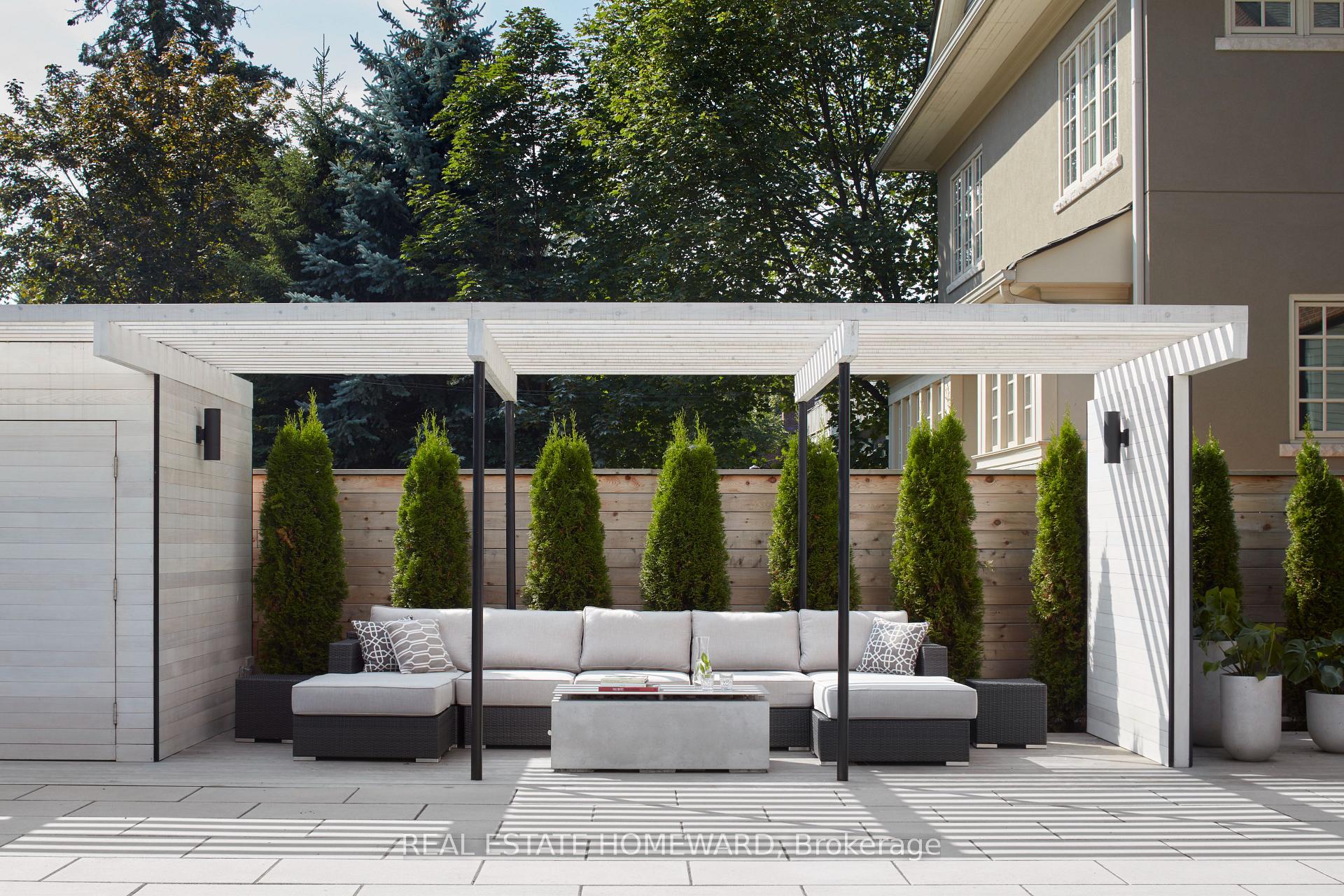 Photo 24 of 35 Munro Park Avenue, Toronto, The Beaches — HOMEH