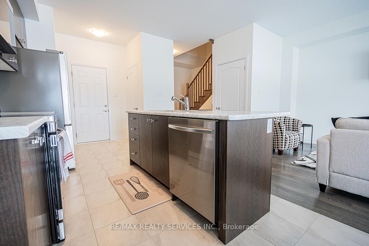 Photo 5 of 119 Brighton Lane, Thorold, Rolling Meadows — HOMEH