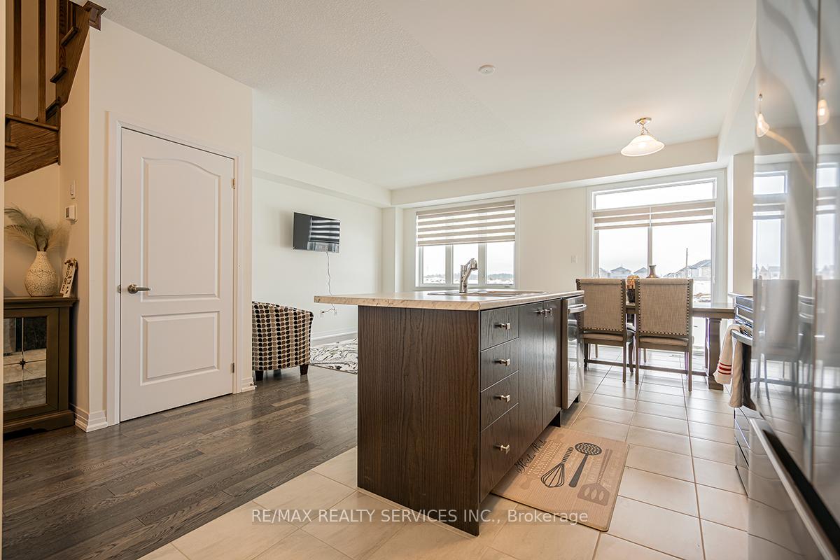 Photo 6 of 119 Brighton Lane, Thorold, Rolling Meadows — HOMEH