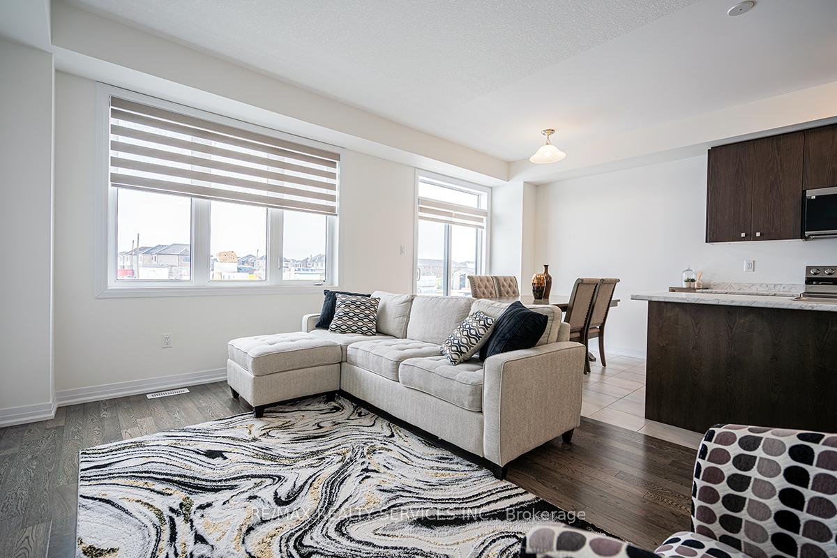 Photo 9 of 119 Brighton Lane, Thorold, Rolling Meadows — HOMEH