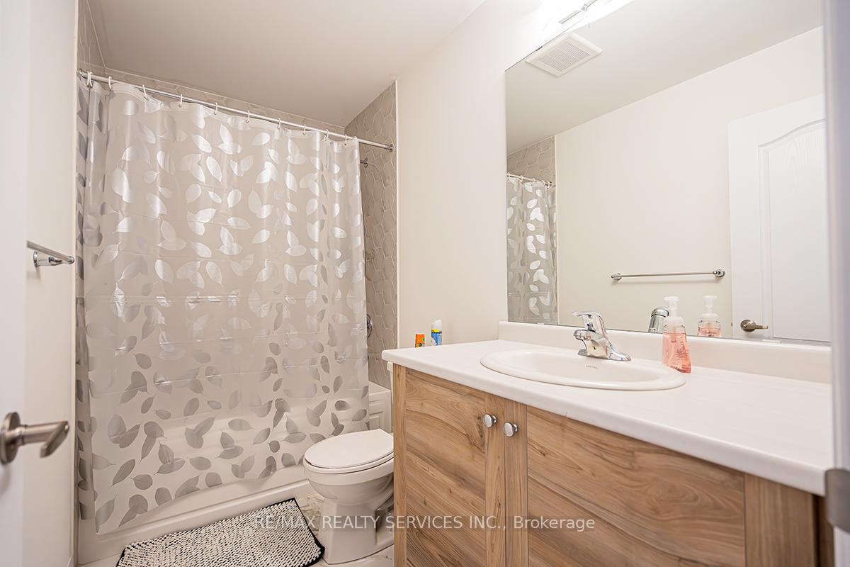 Photo 17 of 119 Brighton Lane, Thorold, Rolling Meadows — HOMEH
