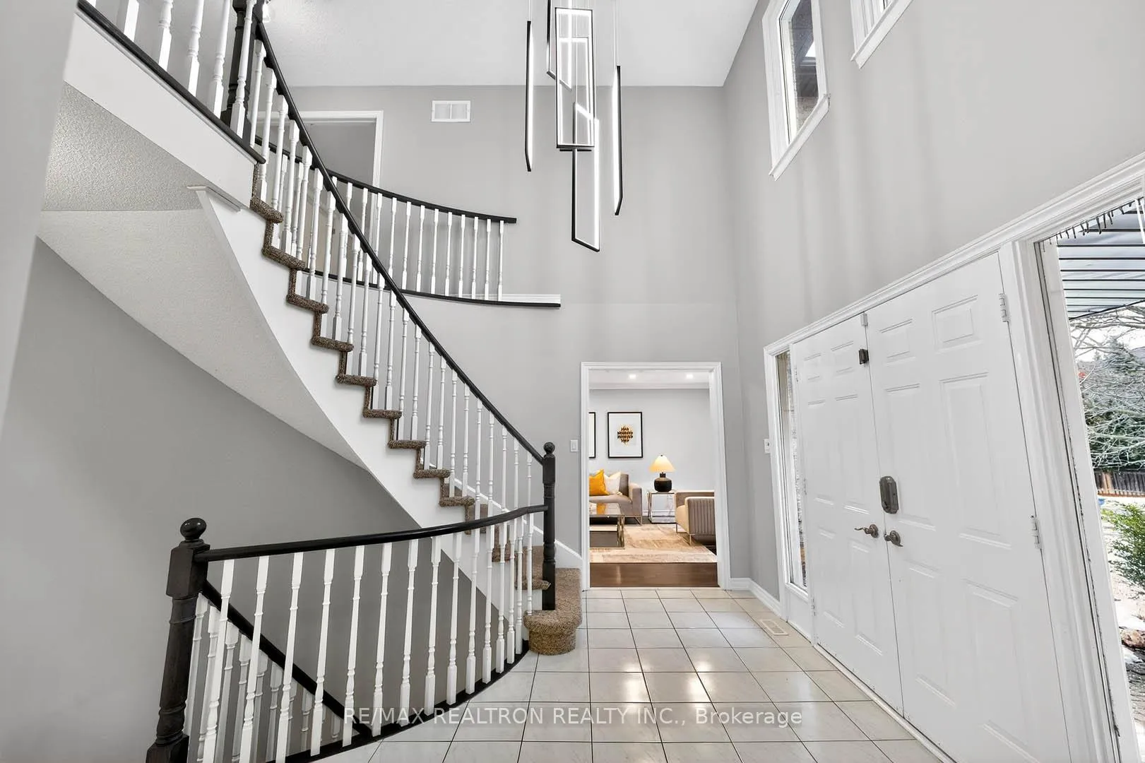 Photo 2 of 10 Mcclenny Drive, Aurora, Aurora Highlands — HOMEH