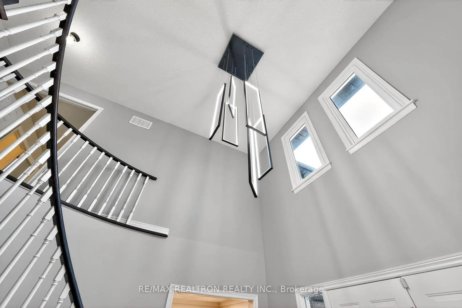 Photo 3 of 10 Mcclenny Drive, Aurora, Aurora Highlands — HOMEH