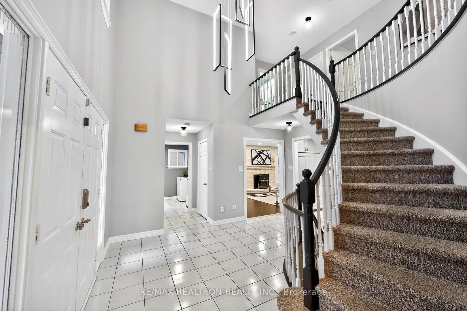 Photo 4 of 10 Mcclenny Drive, Aurora, Aurora Highlands — HOMEH