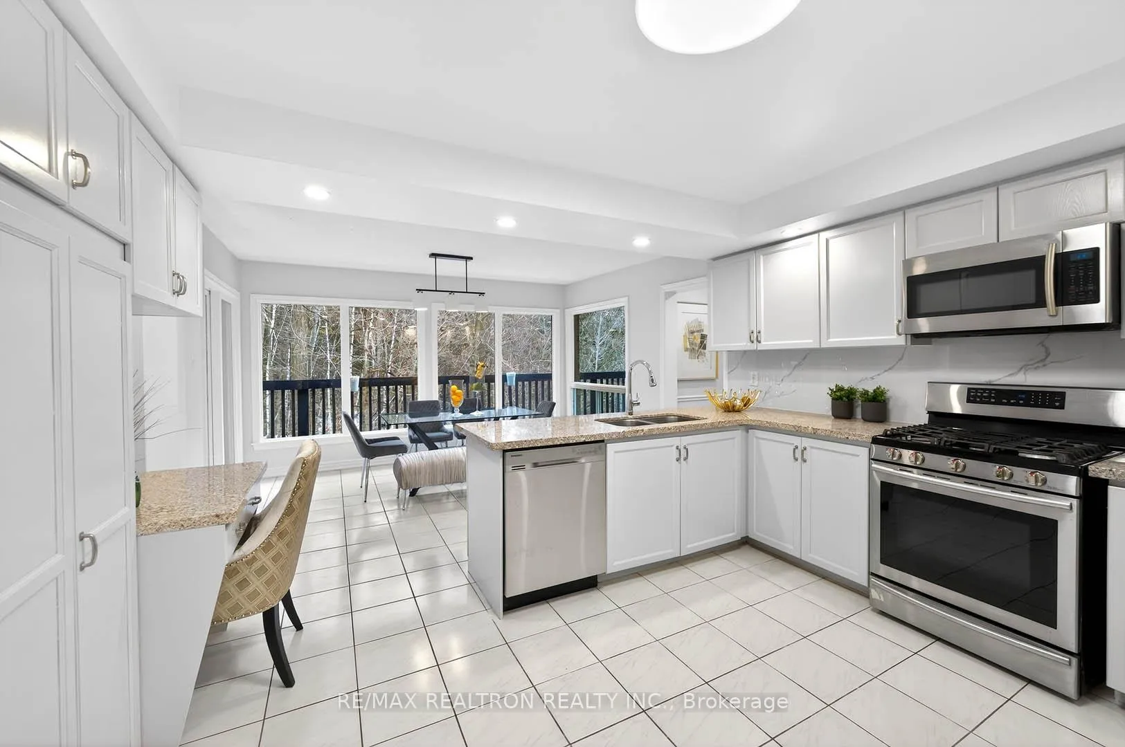 Photo 12 of 10 Mcclenny Drive, Aurora, Aurora Highlands — HOMEH