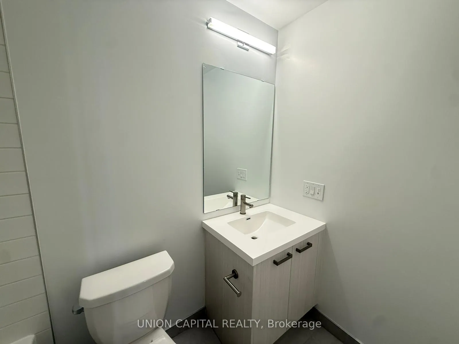 Photo 4 of Unit 1010, 20 Soudan Avenue, Toronto, Mount Pleasant West — HOMEH