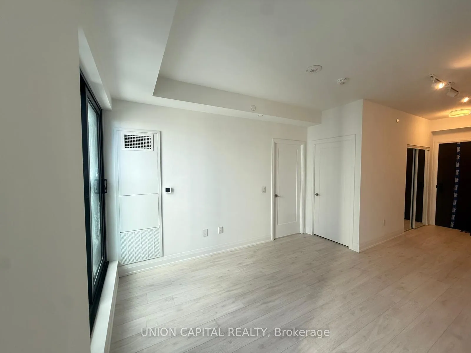 Photo 7 of Unit 1010, 20 Soudan Avenue, Toronto, Mount Pleasant West — HOMEH