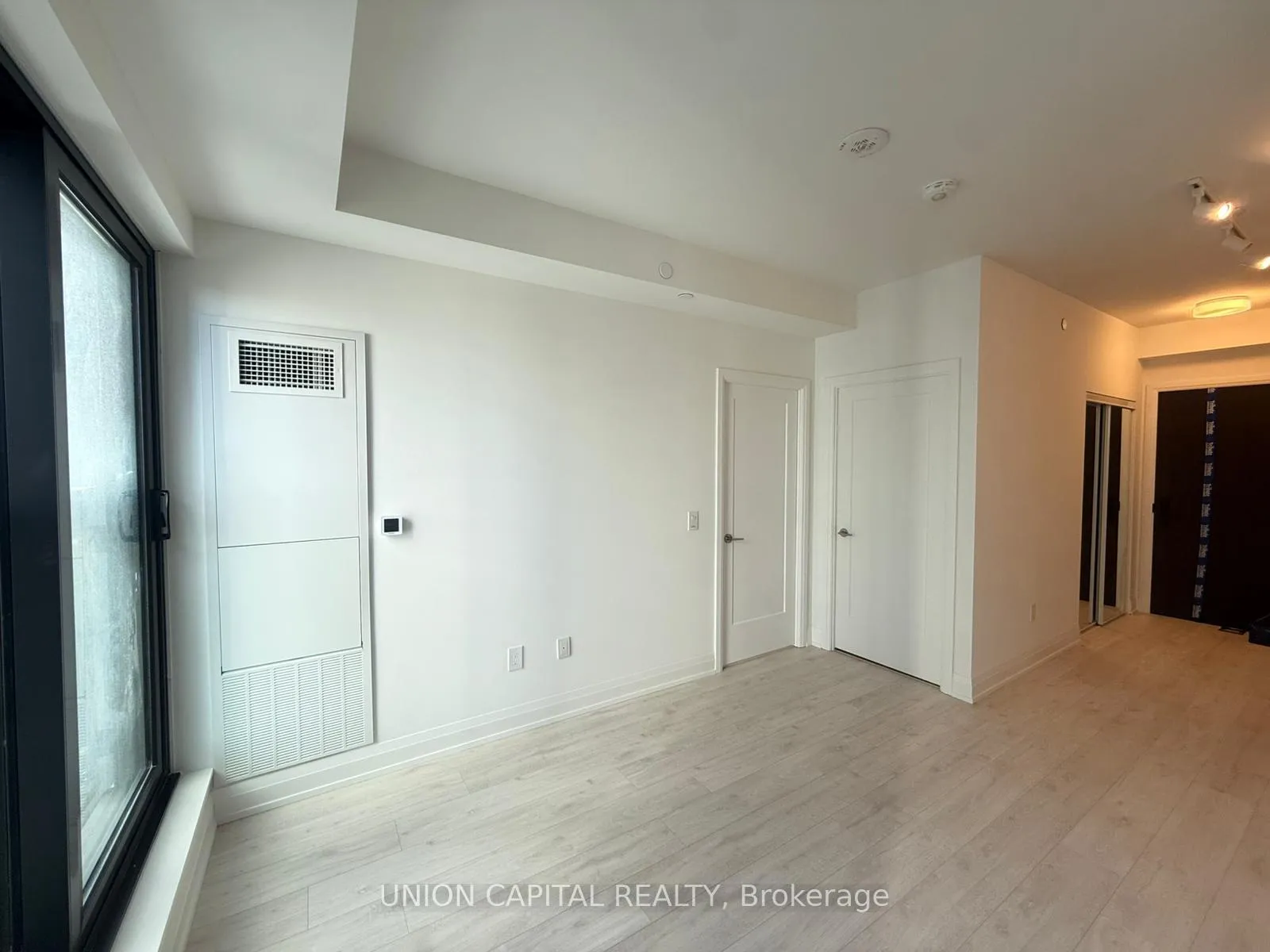 Photo 8 of Unit 1010, 20 Soudan Avenue, Toronto, Mount Pleasant West — HOMEH