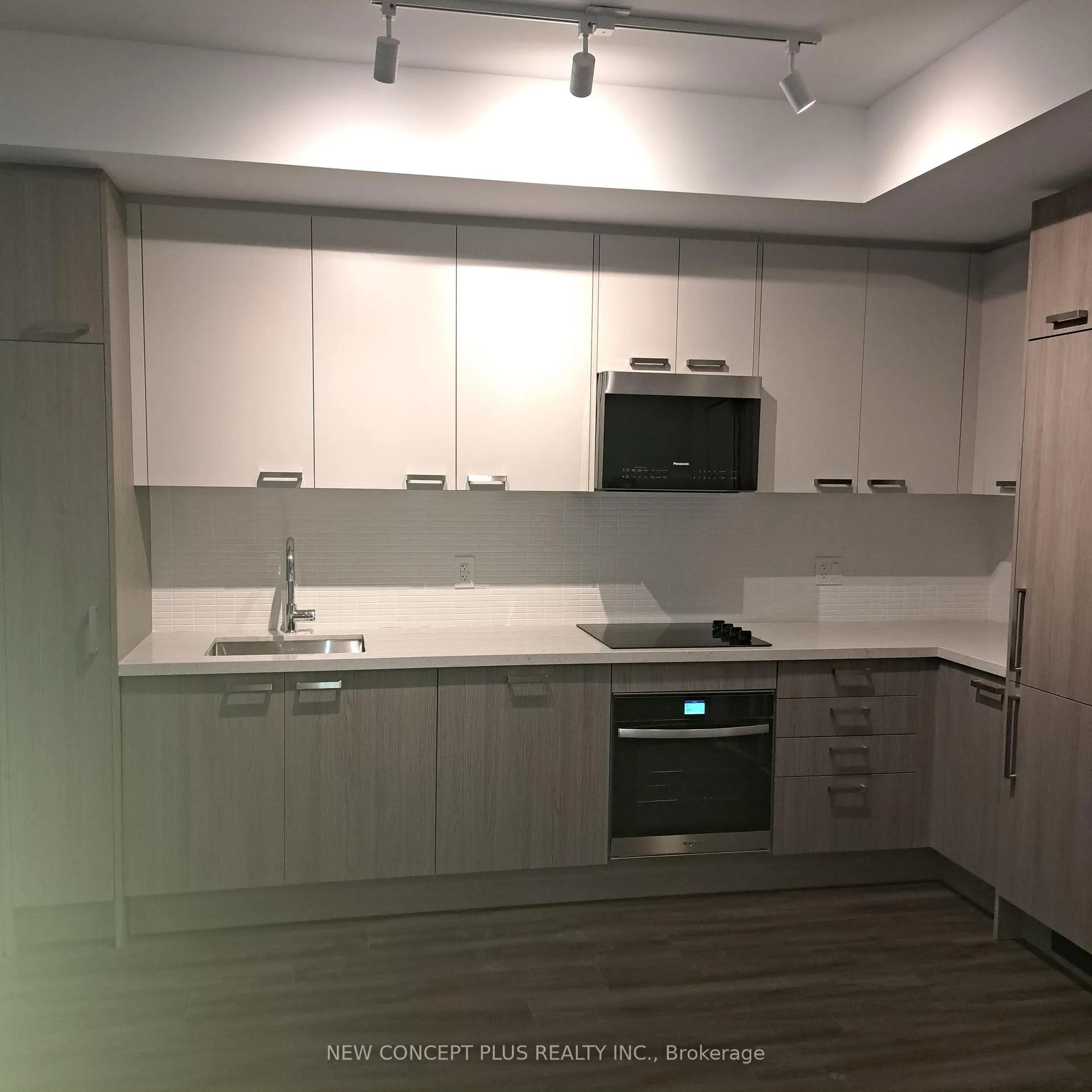 Front of Unit 1509, 20 Soudan Avenue