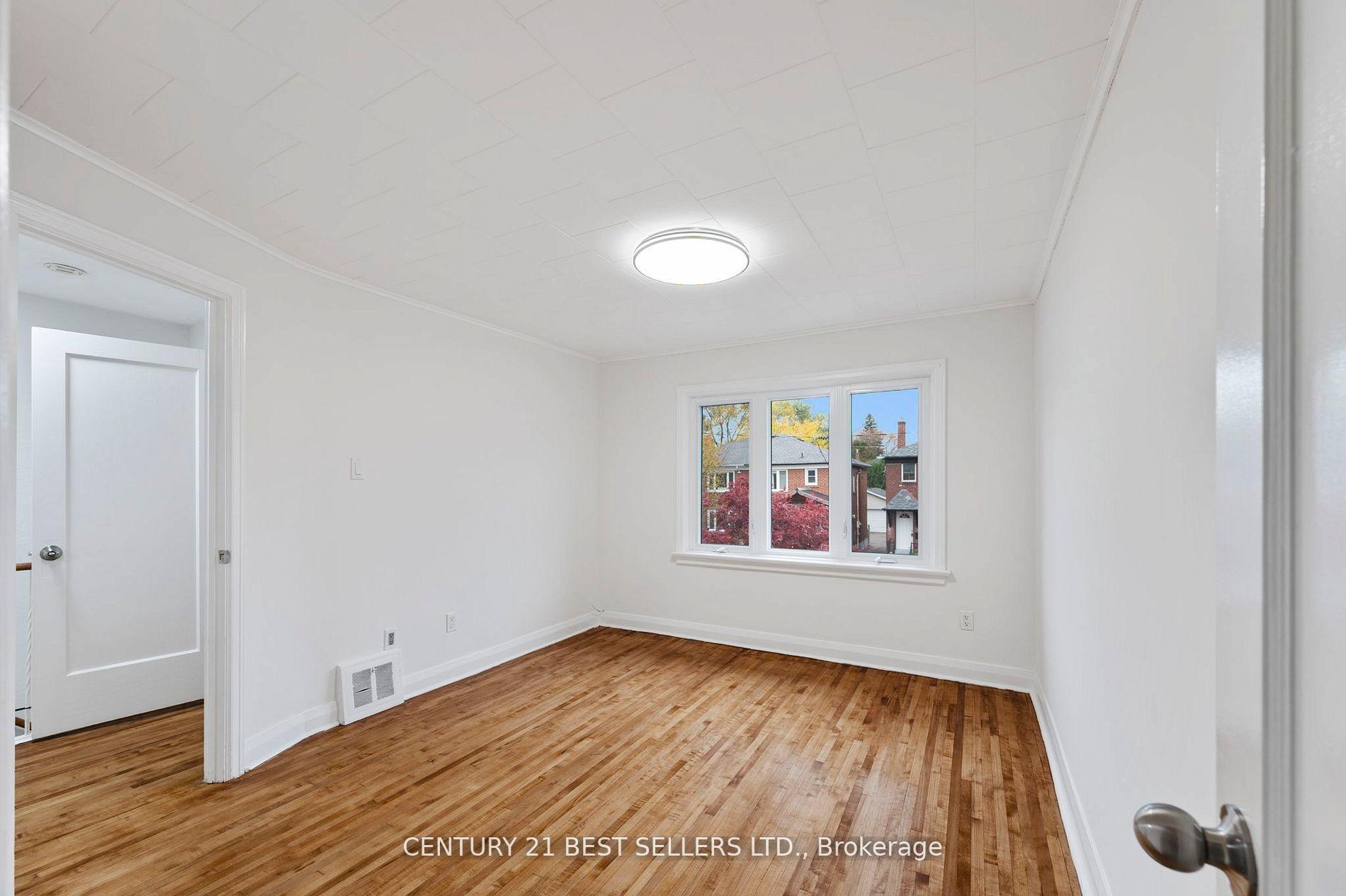 Photo 17 of 51 Hertle Avenue, Toronto, Greenwood-Coxwell — HOMEH