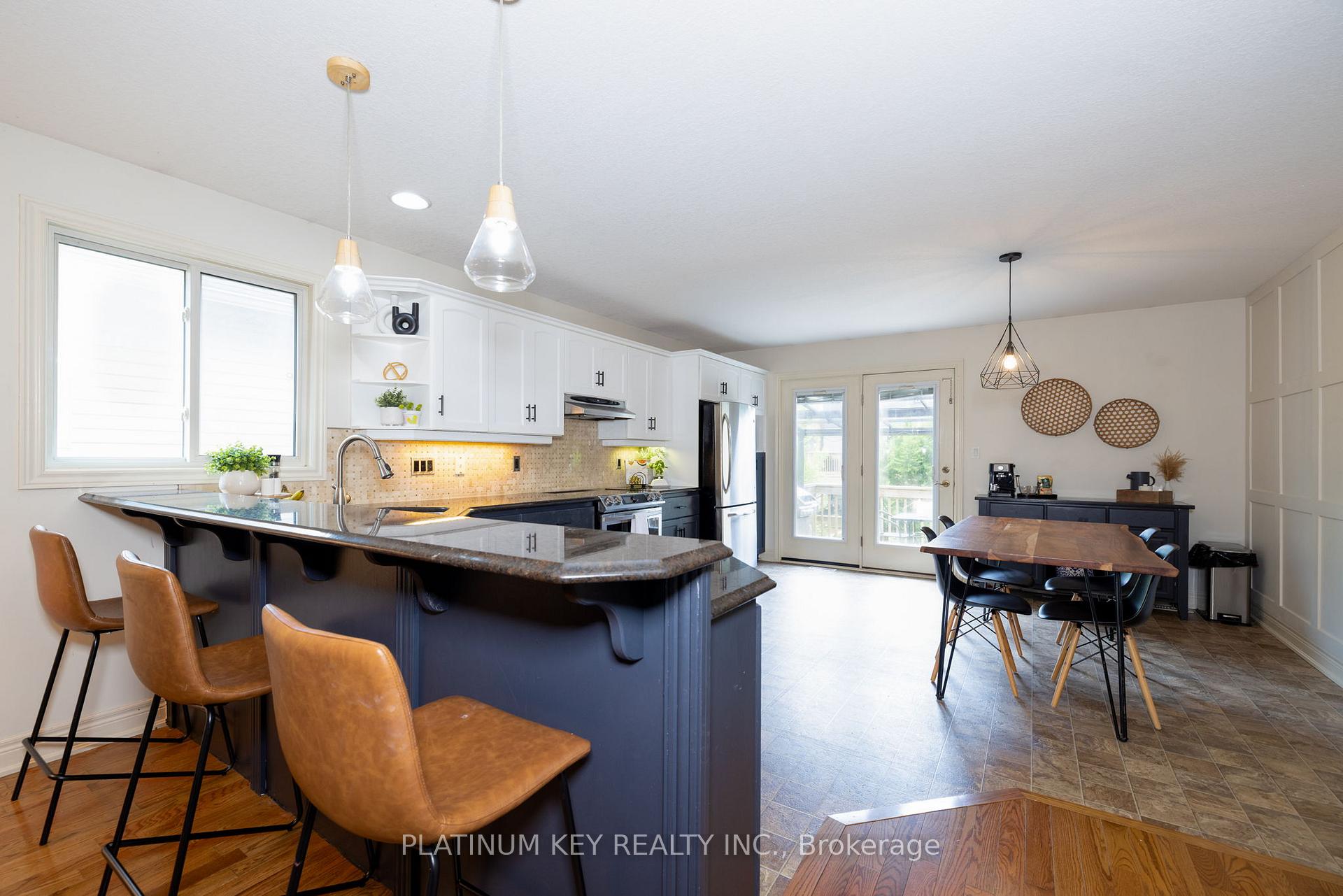 Photo 7 of 60 Bridle Path, Strathroy-Caradoc, SW — HOMEH