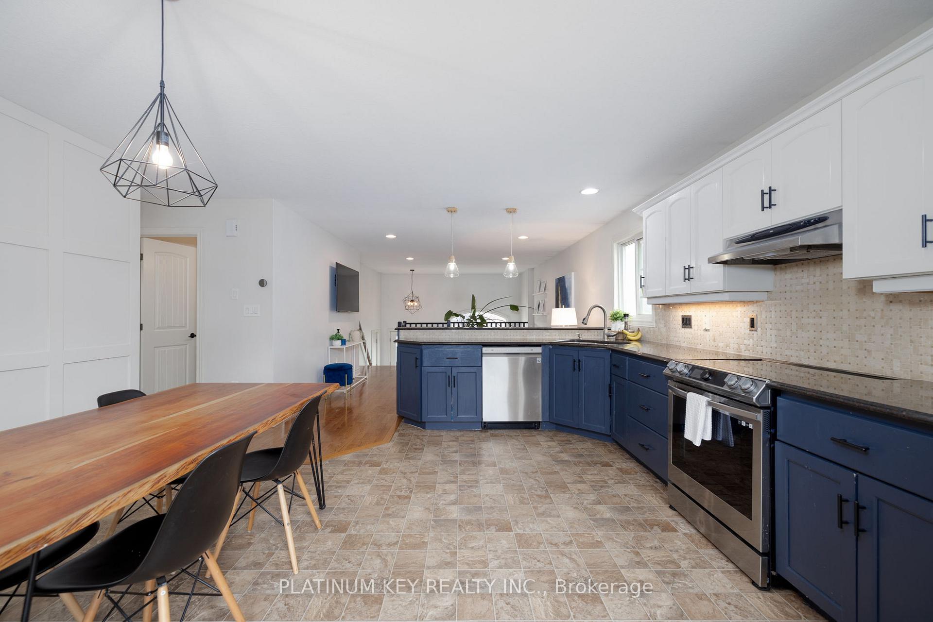 Photo 9 of 60 Bridle Path, Strathroy-Caradoc, SW — HOMEH