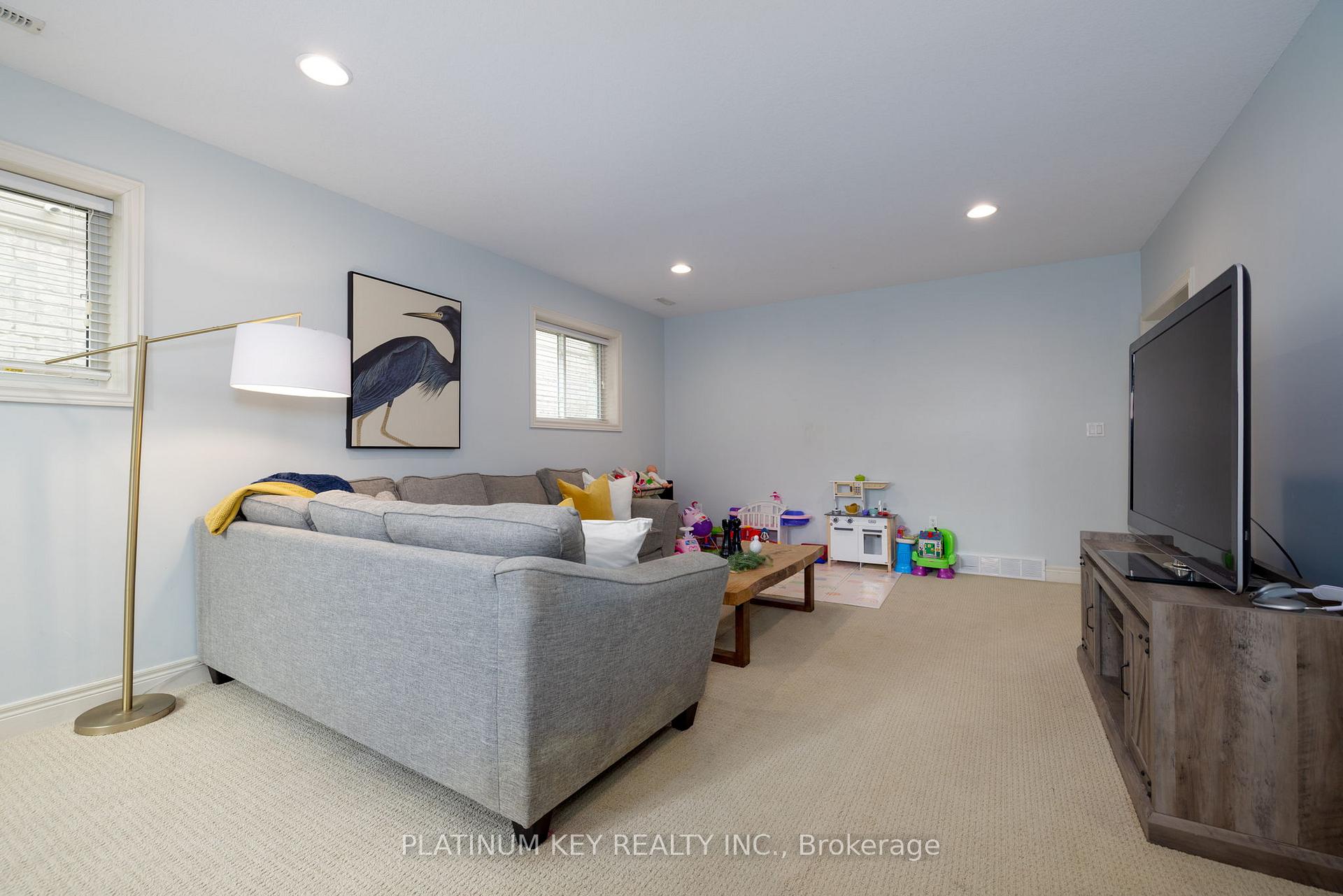 Photo 17 of 60 Bridle Path, Strathroy-Caradoc, SW — HOMEH