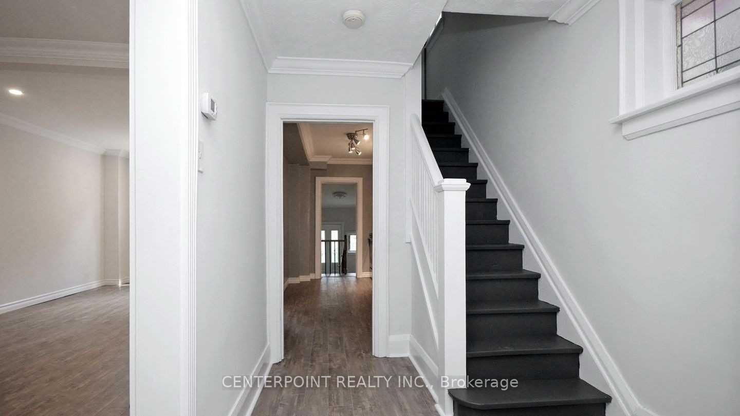 Photo 9 of 23 Belle Ayre Boulevard, Toronto, Mount Pleasant East — HOMEH