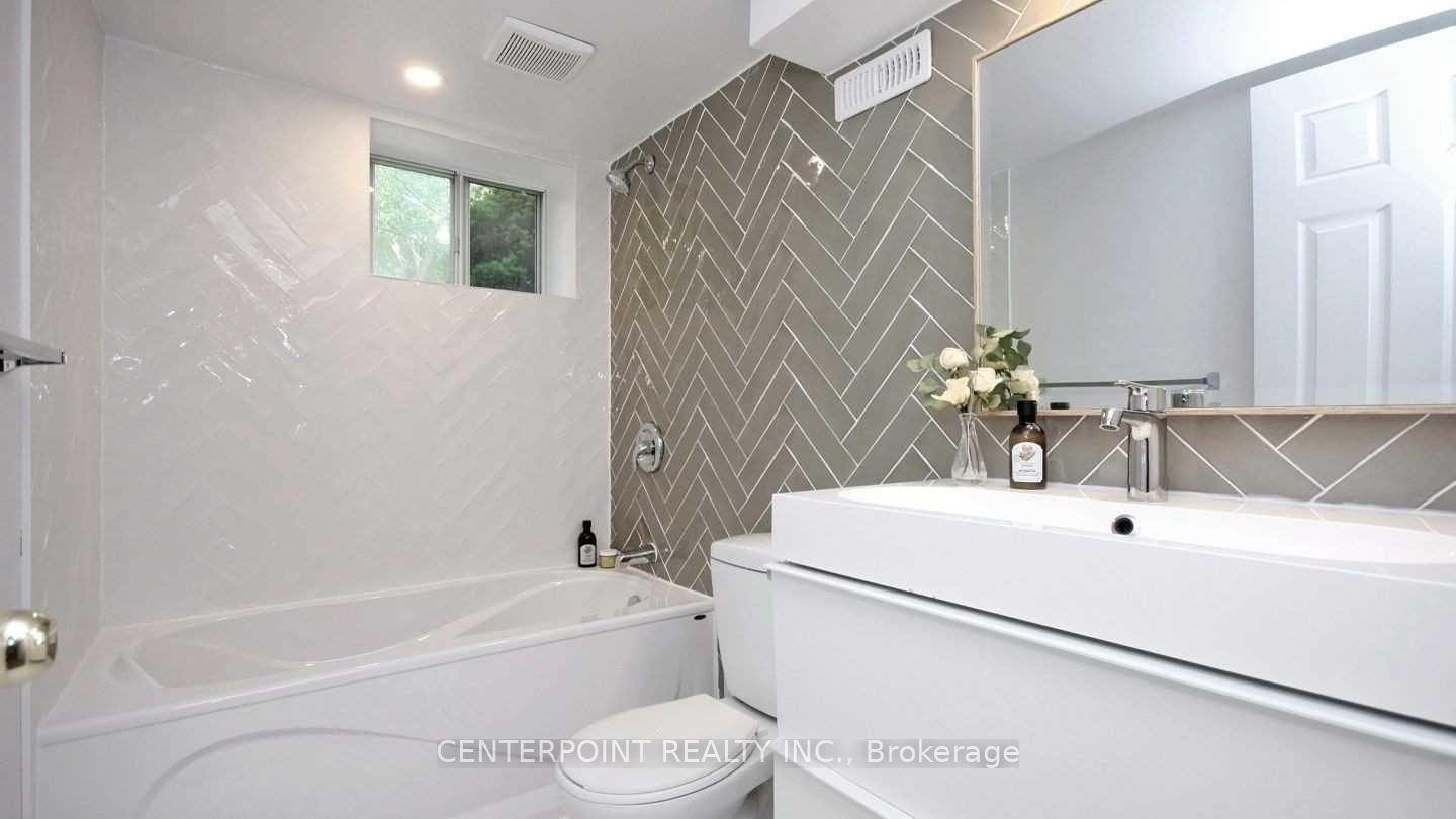 Photo 16 of 23 Belle Ayre Boulevard, Toronto, Mount Pleasant East — HOMEH