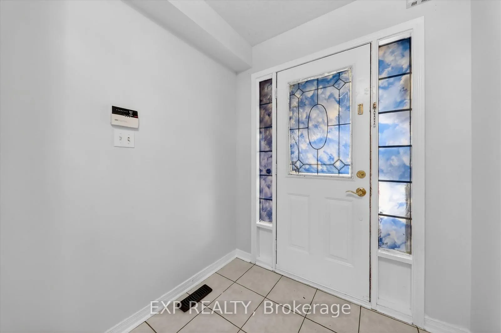 Photo 6 of 31 Cobblehill Crescent, Brampton, Bram East — HOMEH
