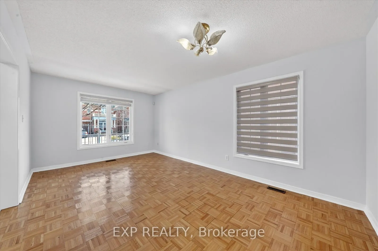 Photo 7 of 31 Cobblehill Crescent, Brampton, Bram East — HOMEH
