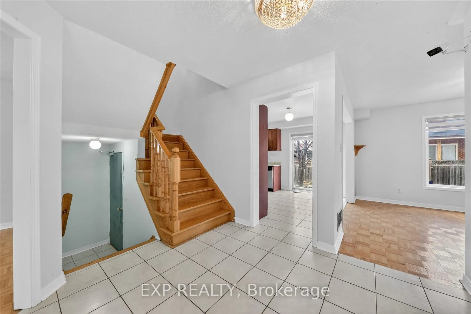 Photo 10 of 31 Cobblehill Crescent, Brampton, Bram East — HOMEH