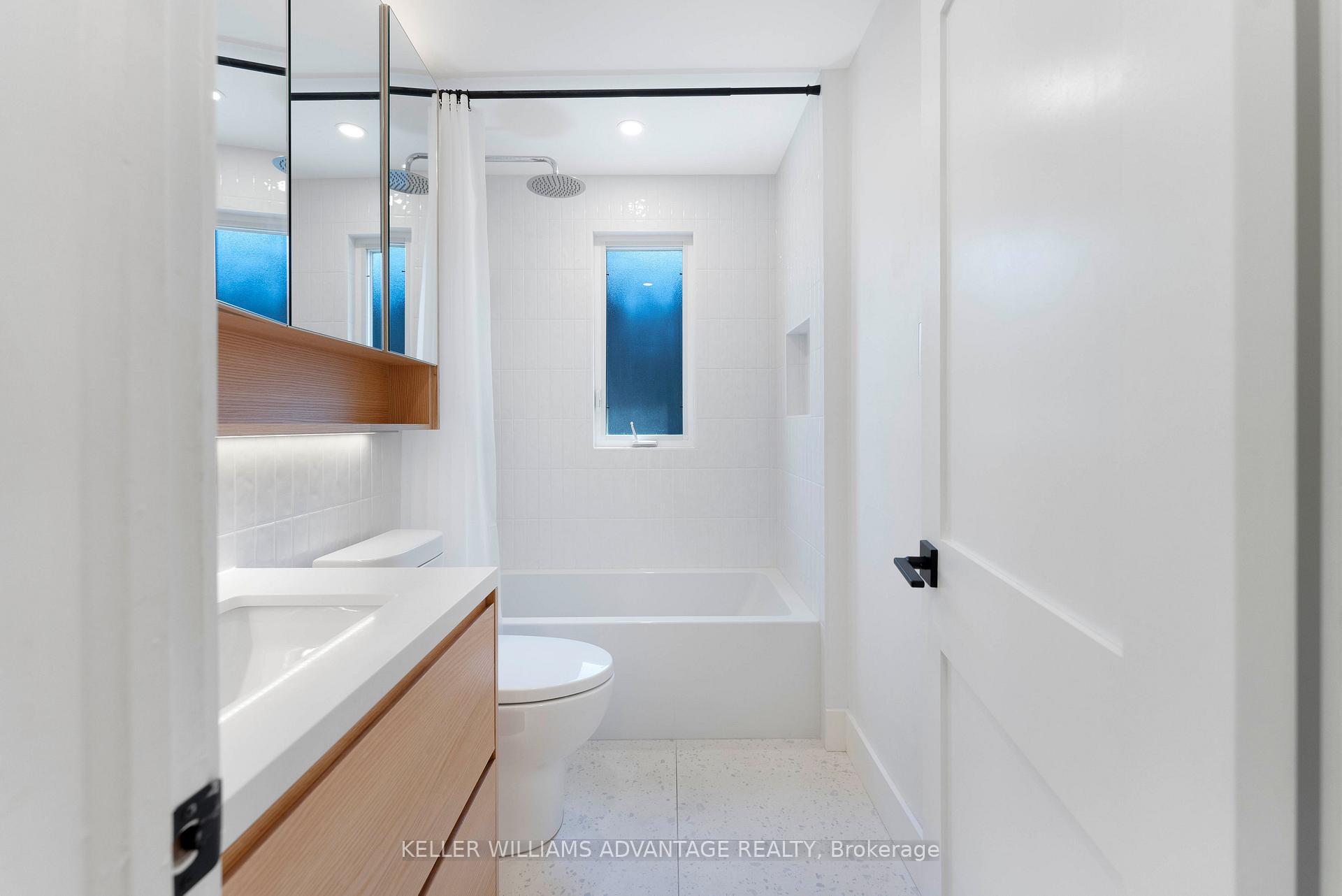 Photo 10 of 31 Hiltz Avenue, Toronto, South Riverdale — HOMEH
