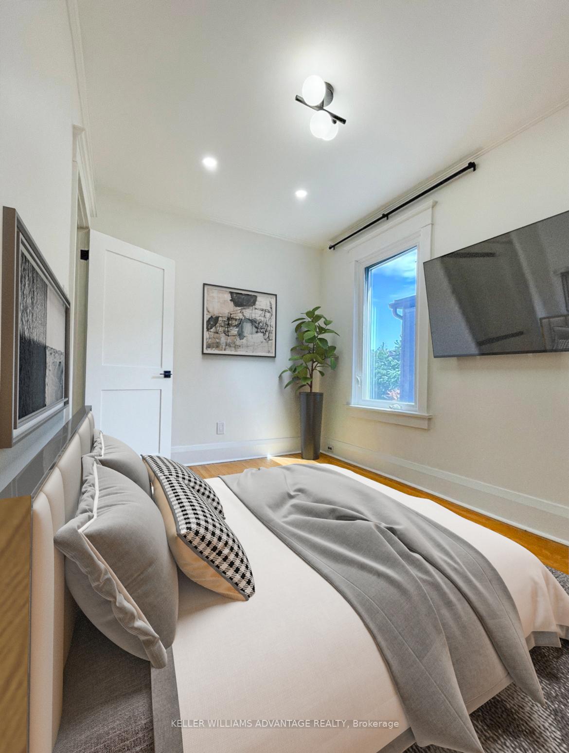 Photo 12 of 31 Hiltz Avenue, Toronto, South Riverdale — HOMEH