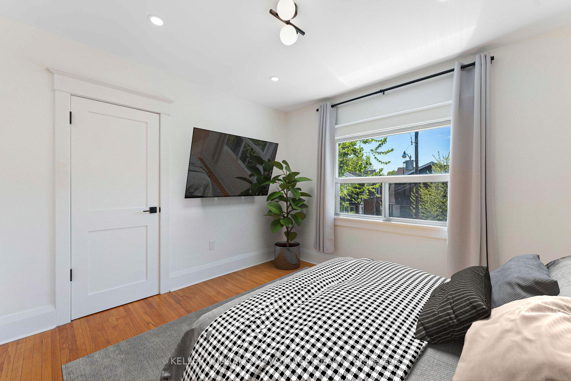 Photo 13 of 31 Hiltz Avenue, Toronto, South Riverdale — HOMEH