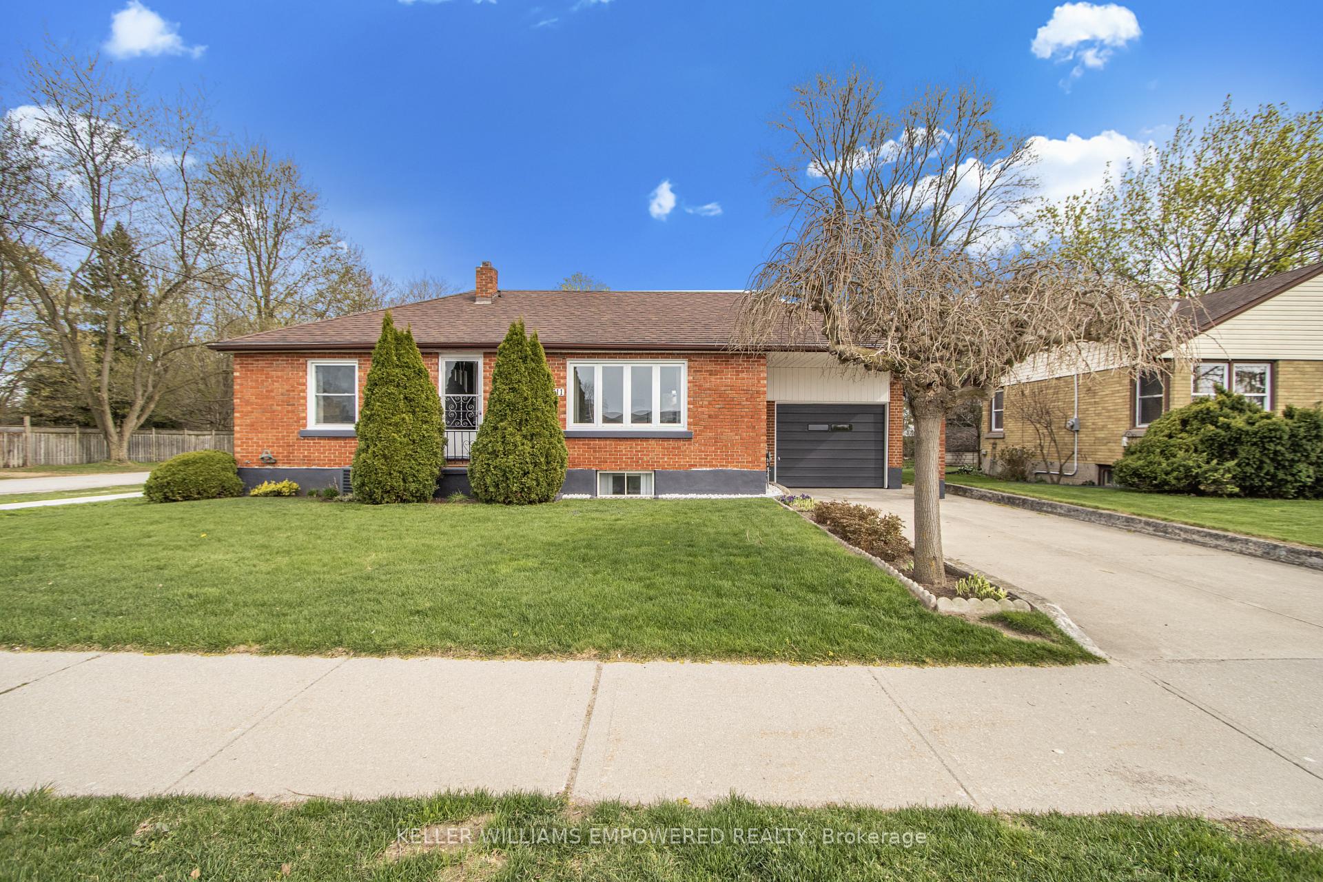 Photo 1 of 711 Bowan Street, Strathroy-Caradoc, Mount Brydges — HOMEH