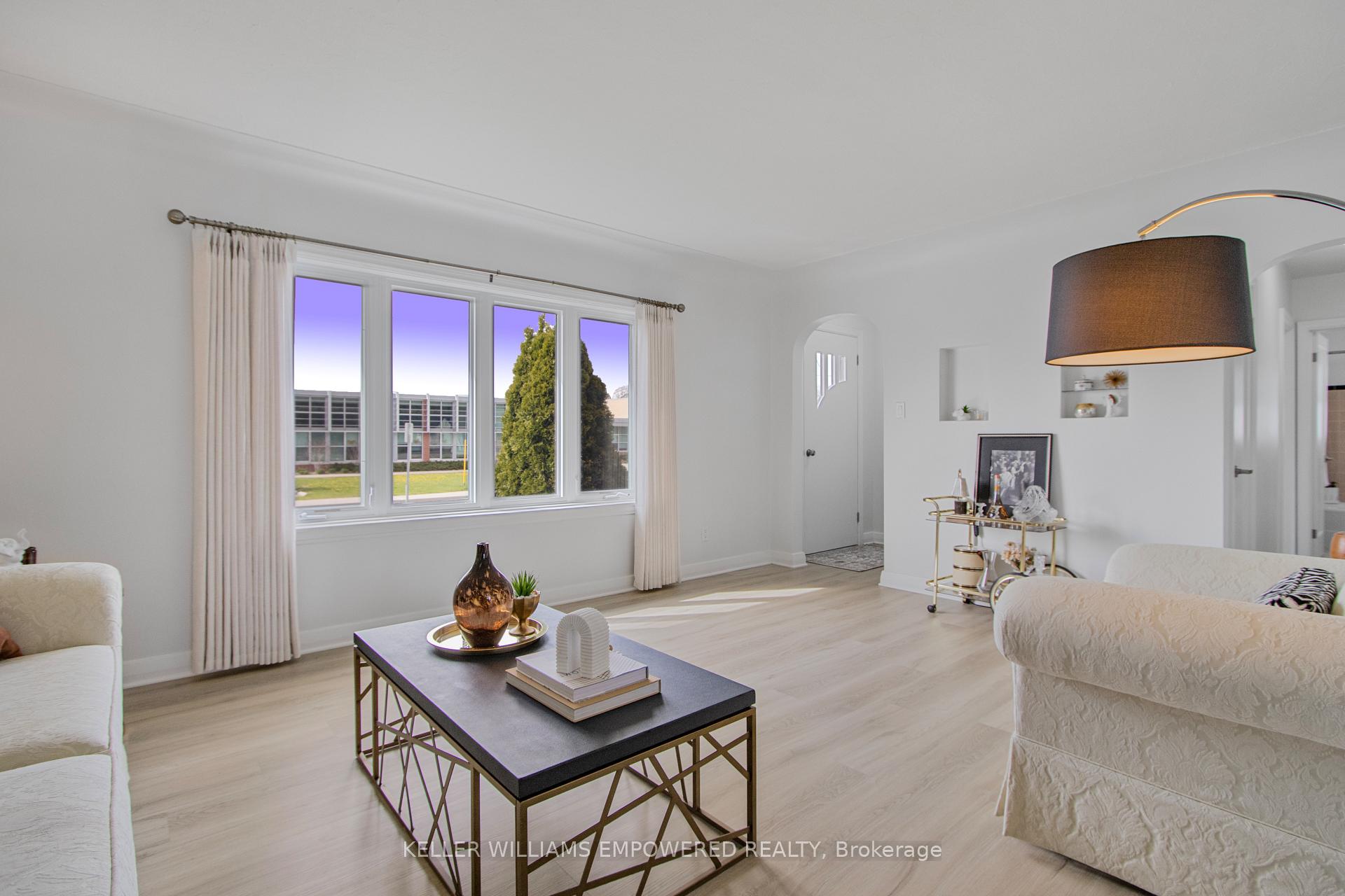 Photo 4 of 711 Bowan Street, Strathroy-Caradoc, Mount Brydges — HOMEH