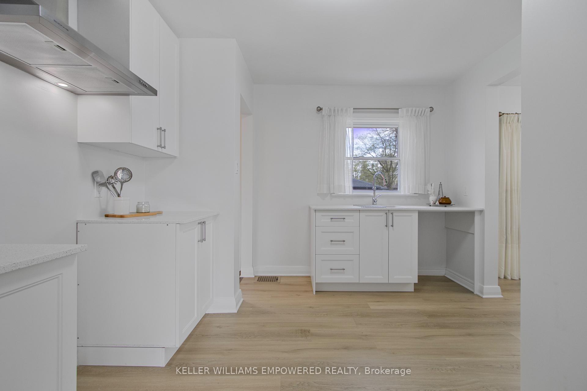 Photo 7 of 711 Bowan Street, Strathroy-Caradoc, Mount Brydges — HOMEH