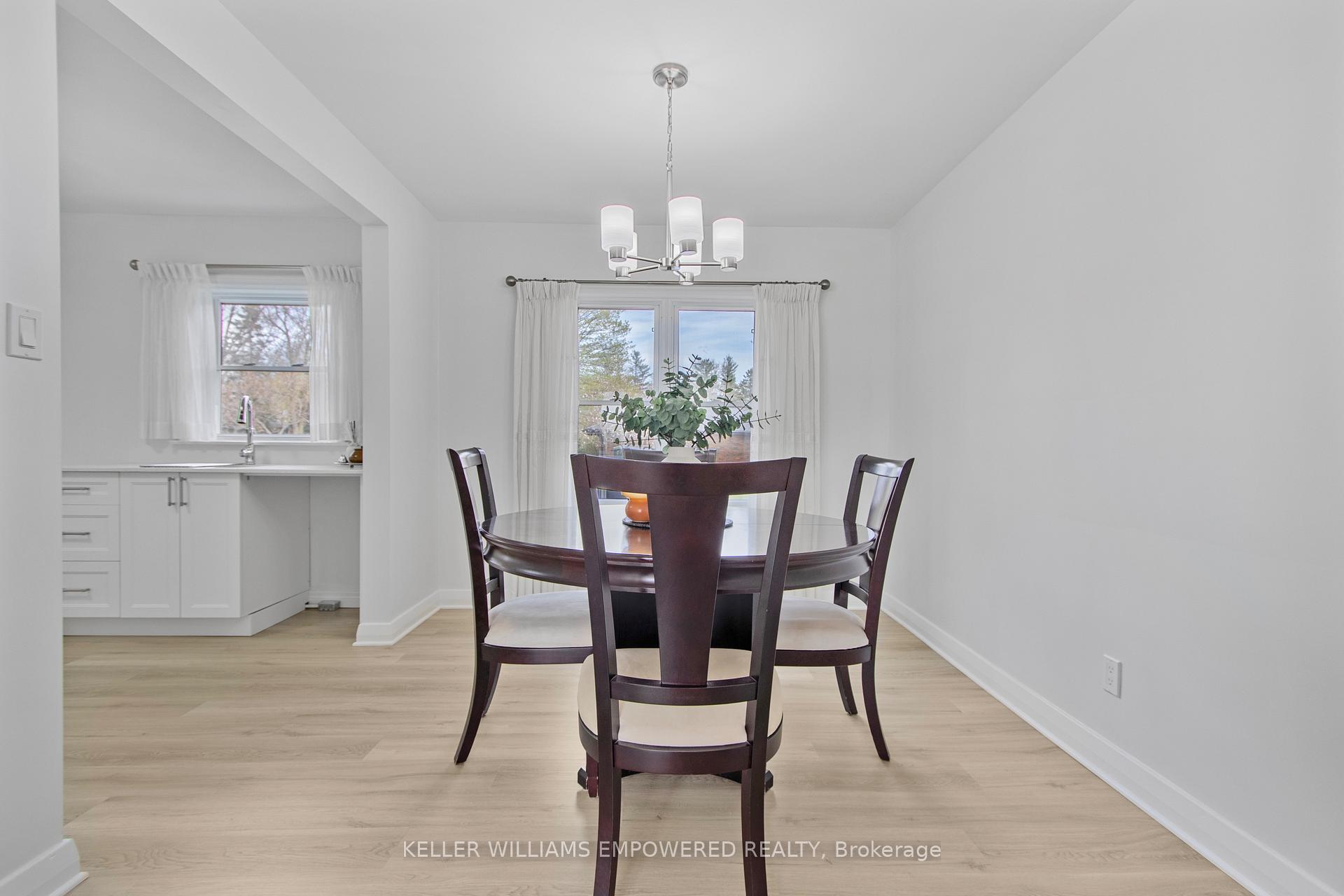 Photo 8 of 711 Bowan Street, Strathroy-Caradoc, Mount Brydges — HOMEH