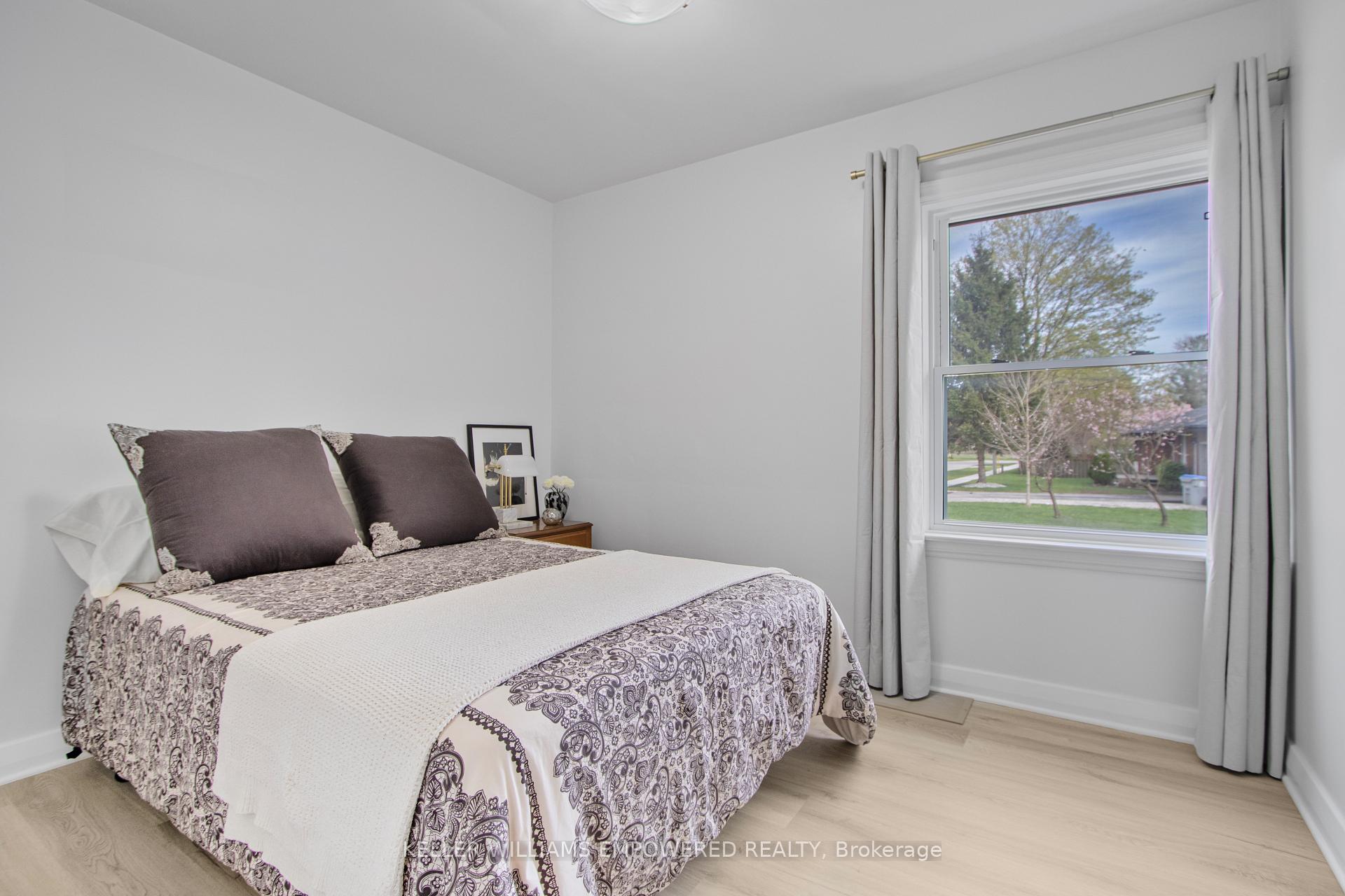 Photo 13 of 711 Bowan Street, Strathroy-Caradoc, Mount Brydges — HOMEH